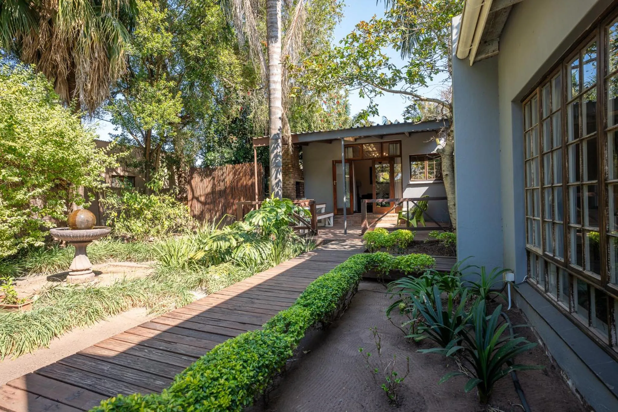Garden view in Palm Tree Manor