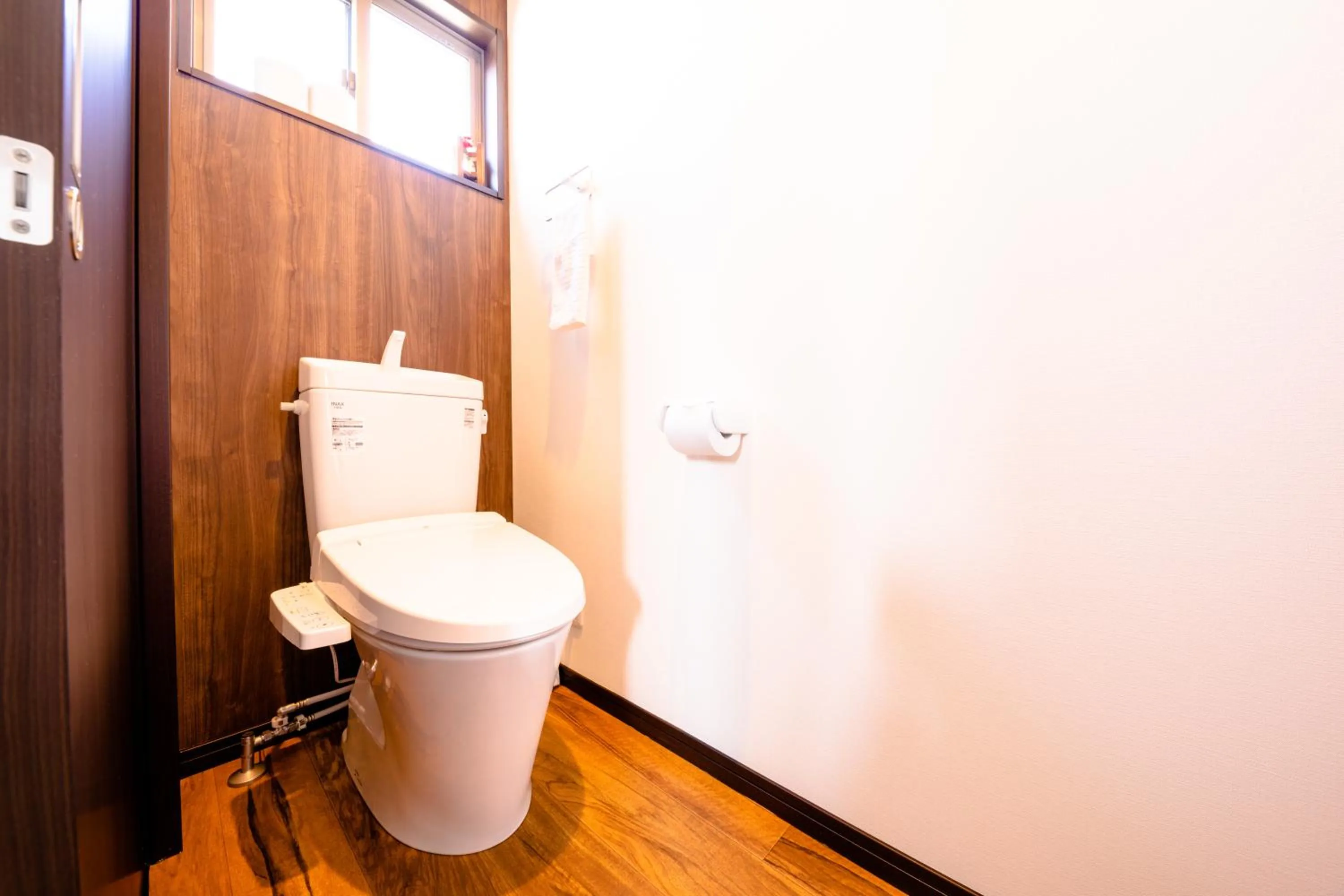 Toilet in 22 ORIYA Mt Fuji -錦NISHIKI-