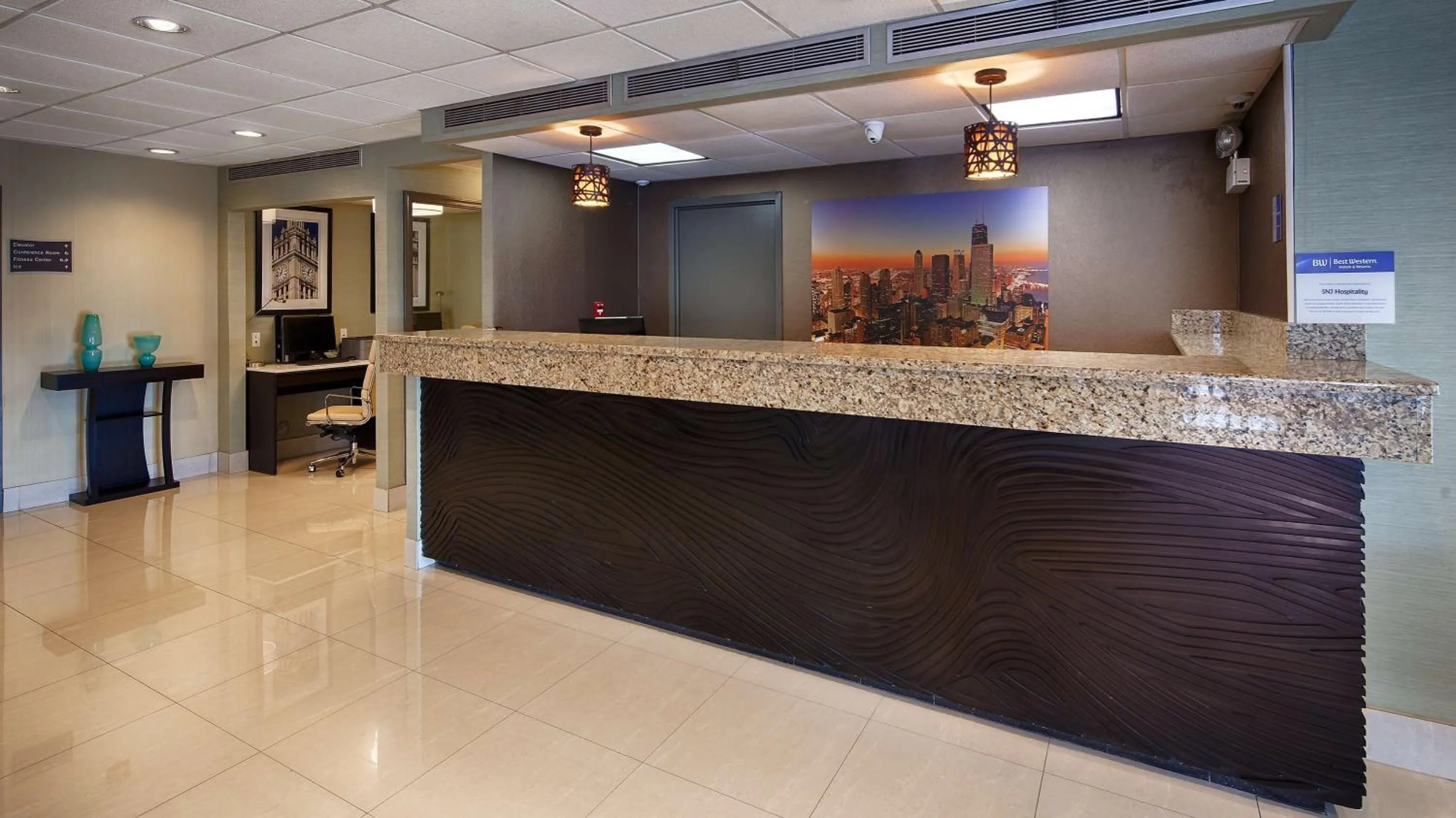 Lobby or reception in Best Western O'Hare/Elk Grove Hotel