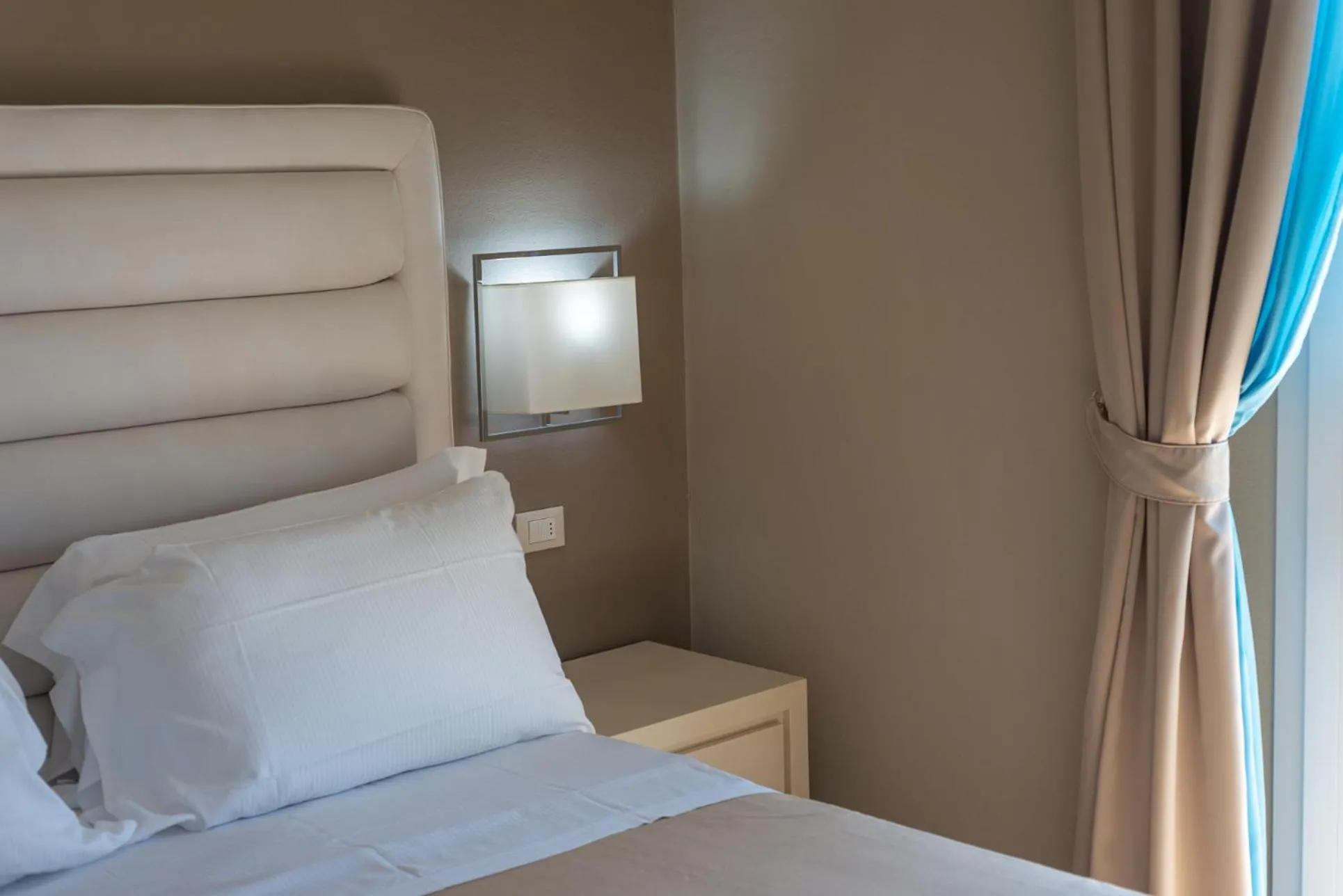 Bedroom, Bed in Hotel Villa Bolgheri