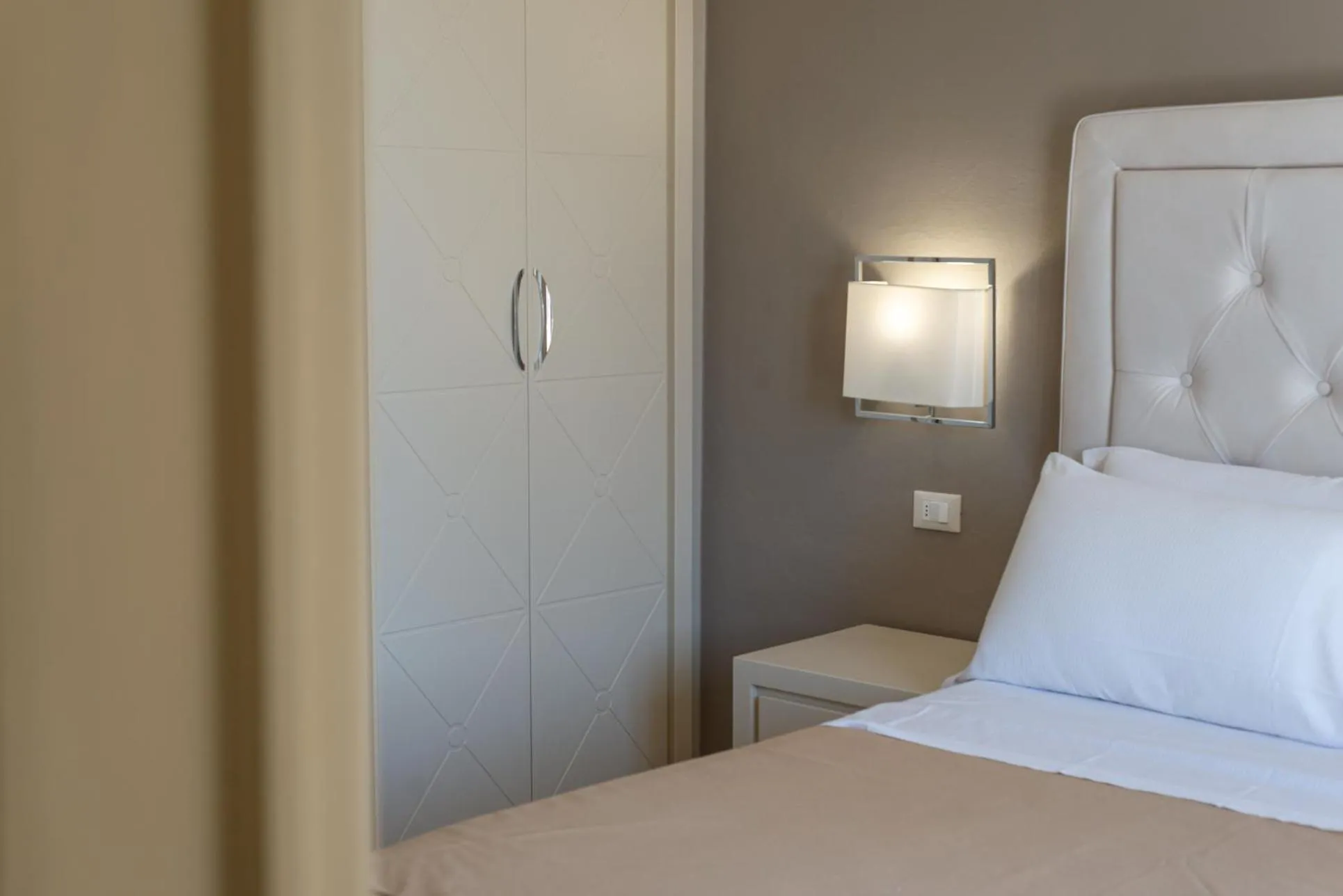 Bedroom, Bed in Hotel Villa Bolgheri
