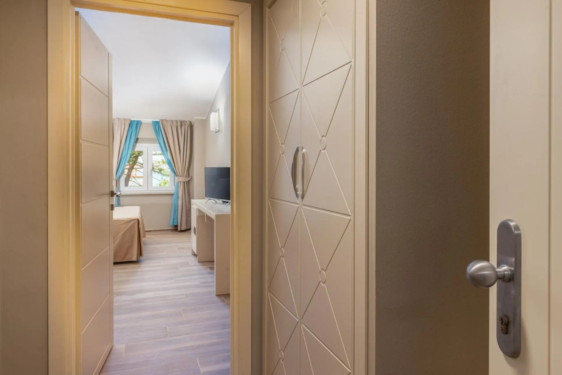 Photo of the whole room, Bed in Hotel Villa Bolgheri