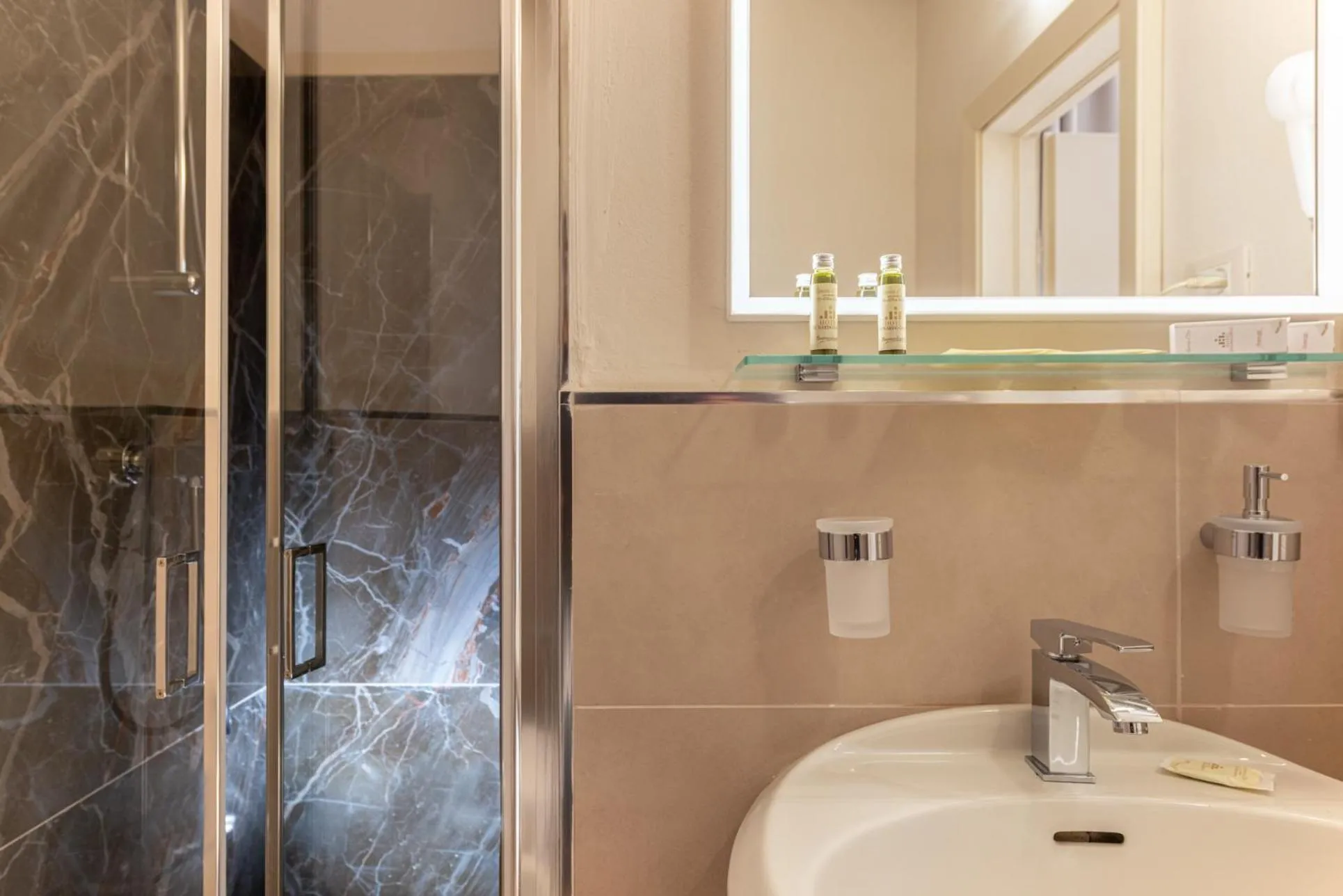 Bathroom in Hotel Villa Bolgheri