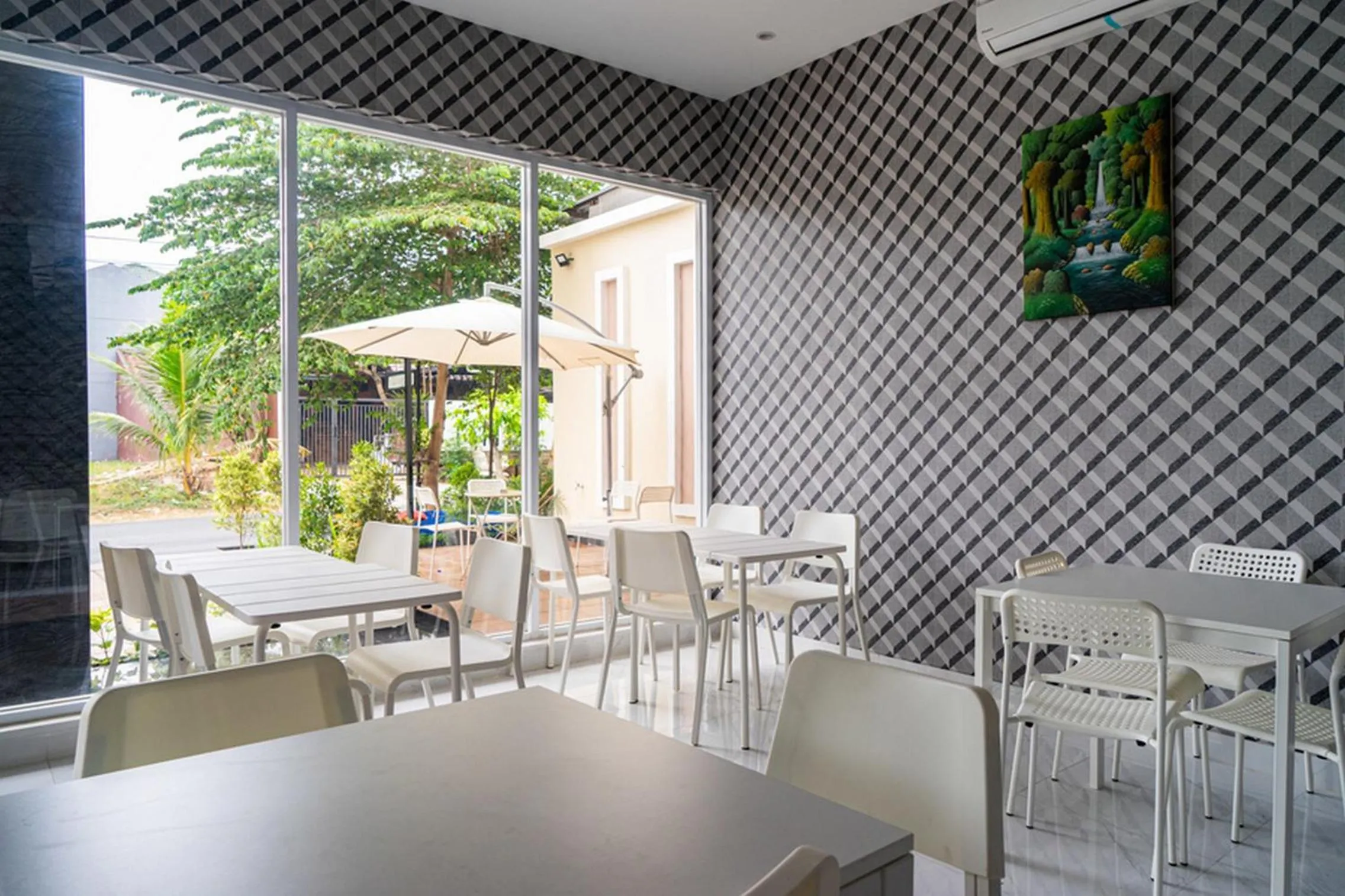 Restaurant/places to eat in RedDoorz Plus near Teras Kota 3