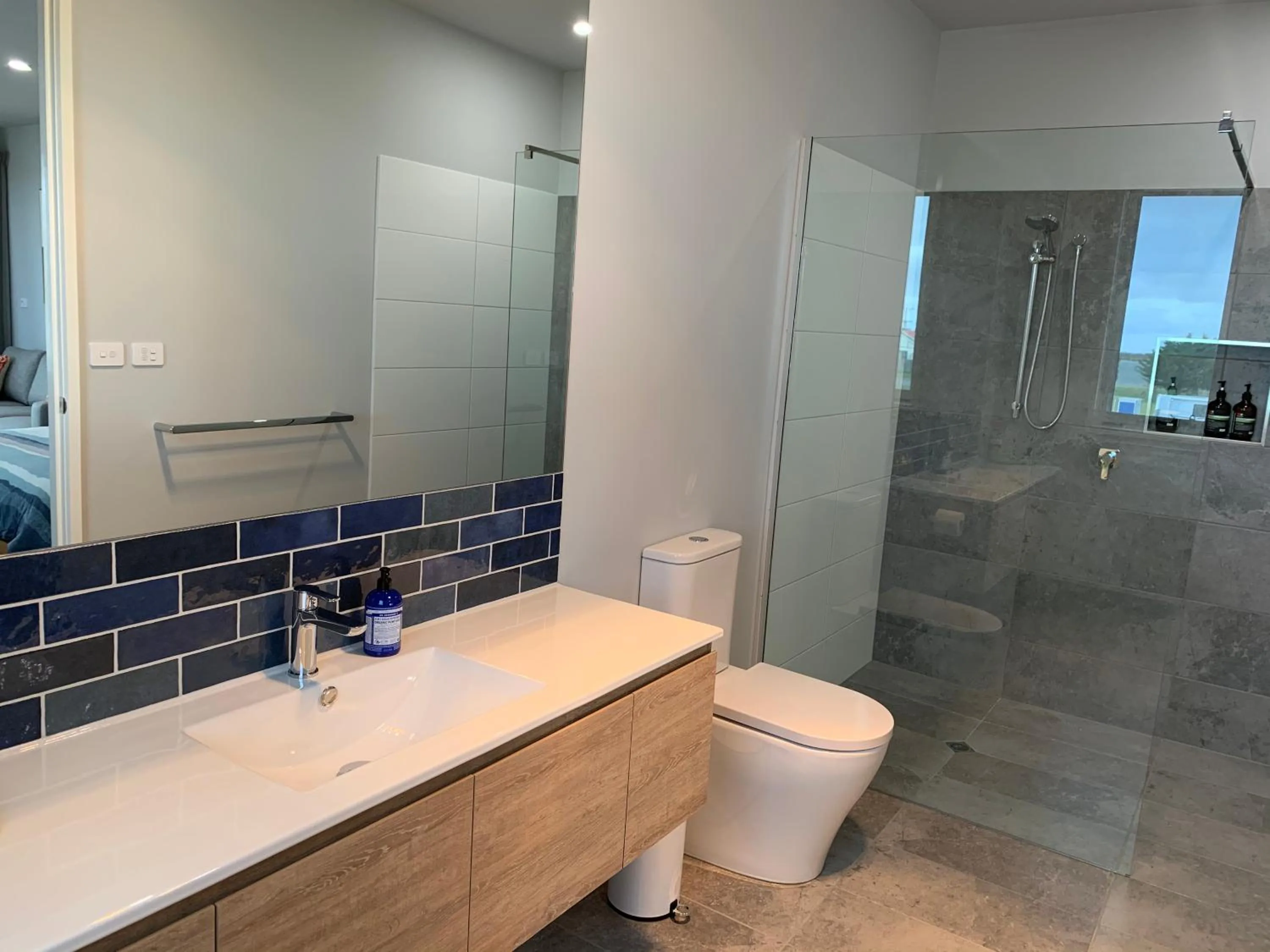 Shower in Boat Harbour Jetty B&B