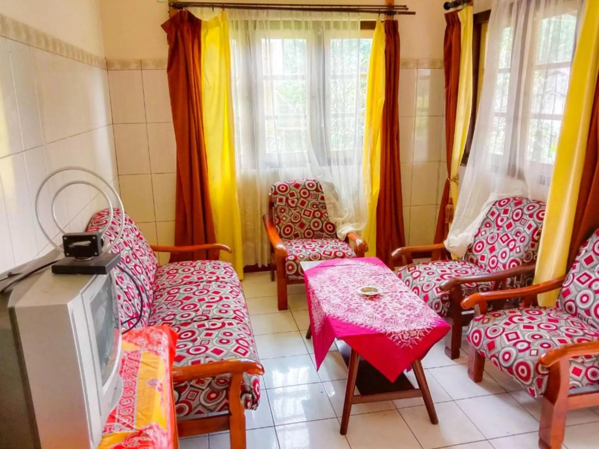 Photo of the whole room, Bed in Nguntara Gati