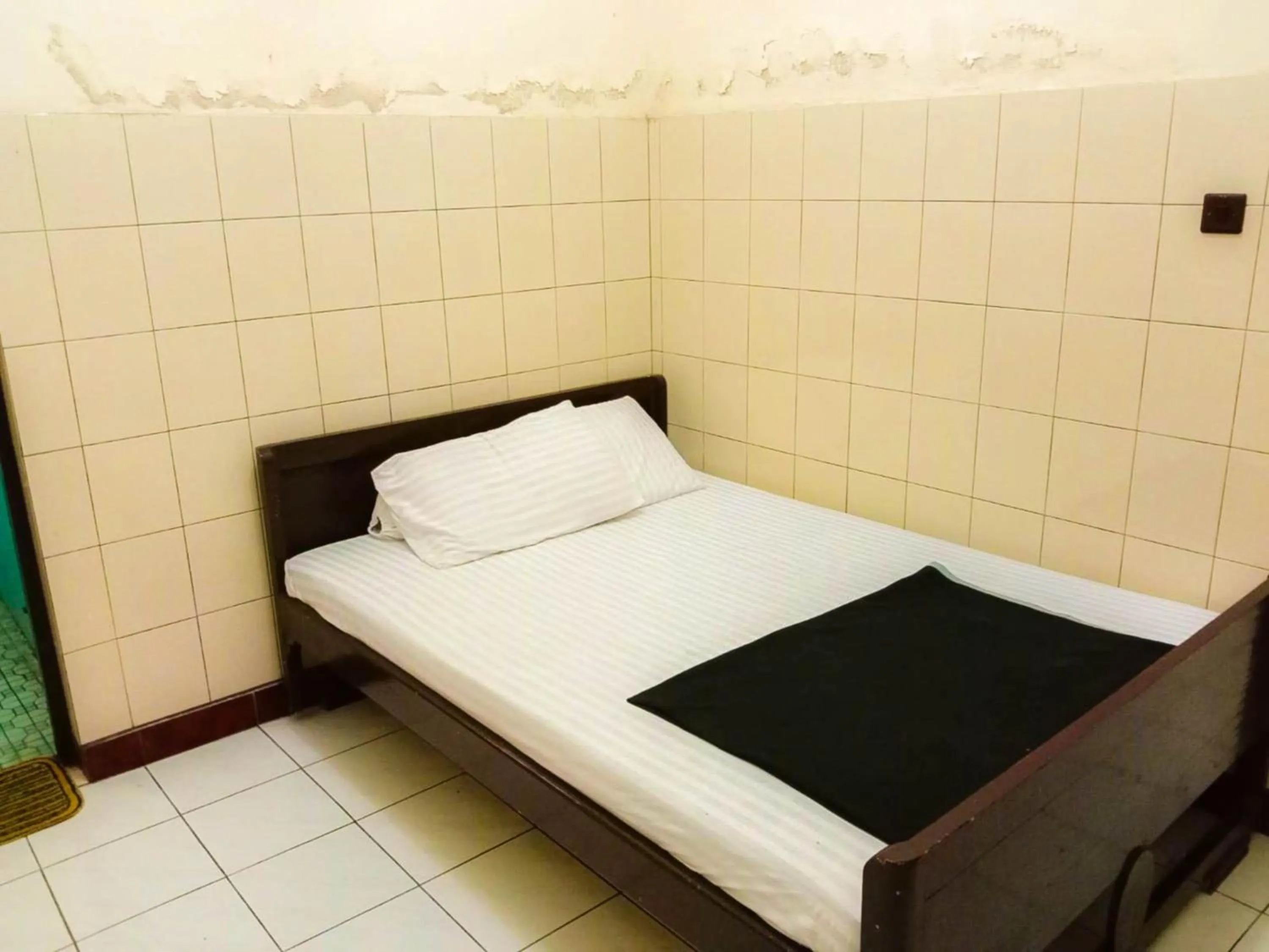 Photo of the whole room, Bed in Nguntara Gati