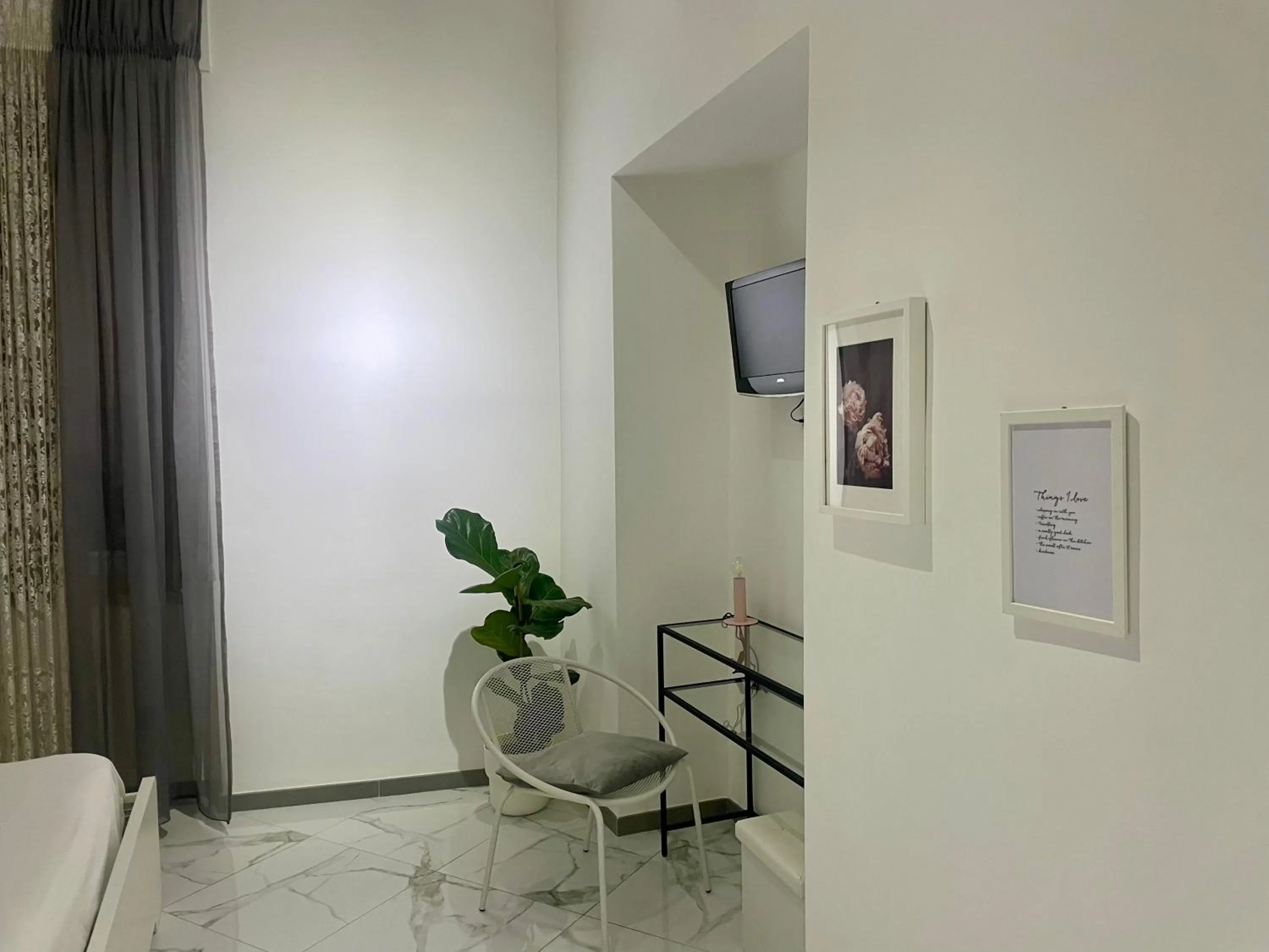 Seating area in Sophia Boutique Home