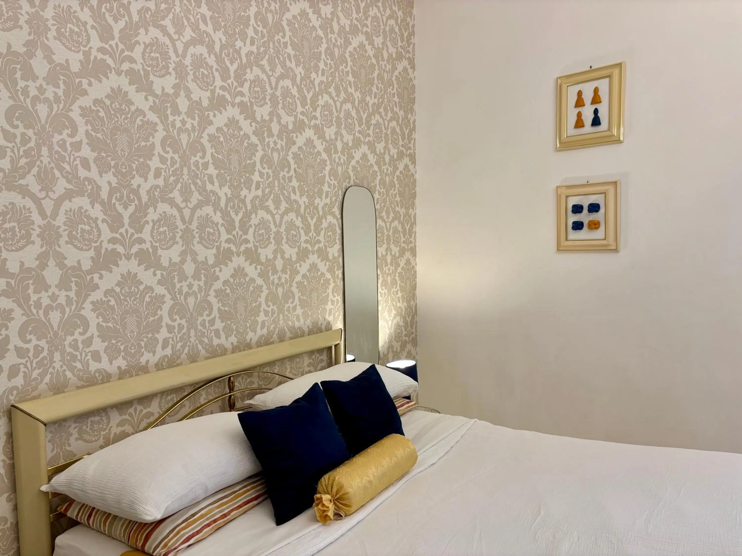 Bed in Sophia Boutique Home