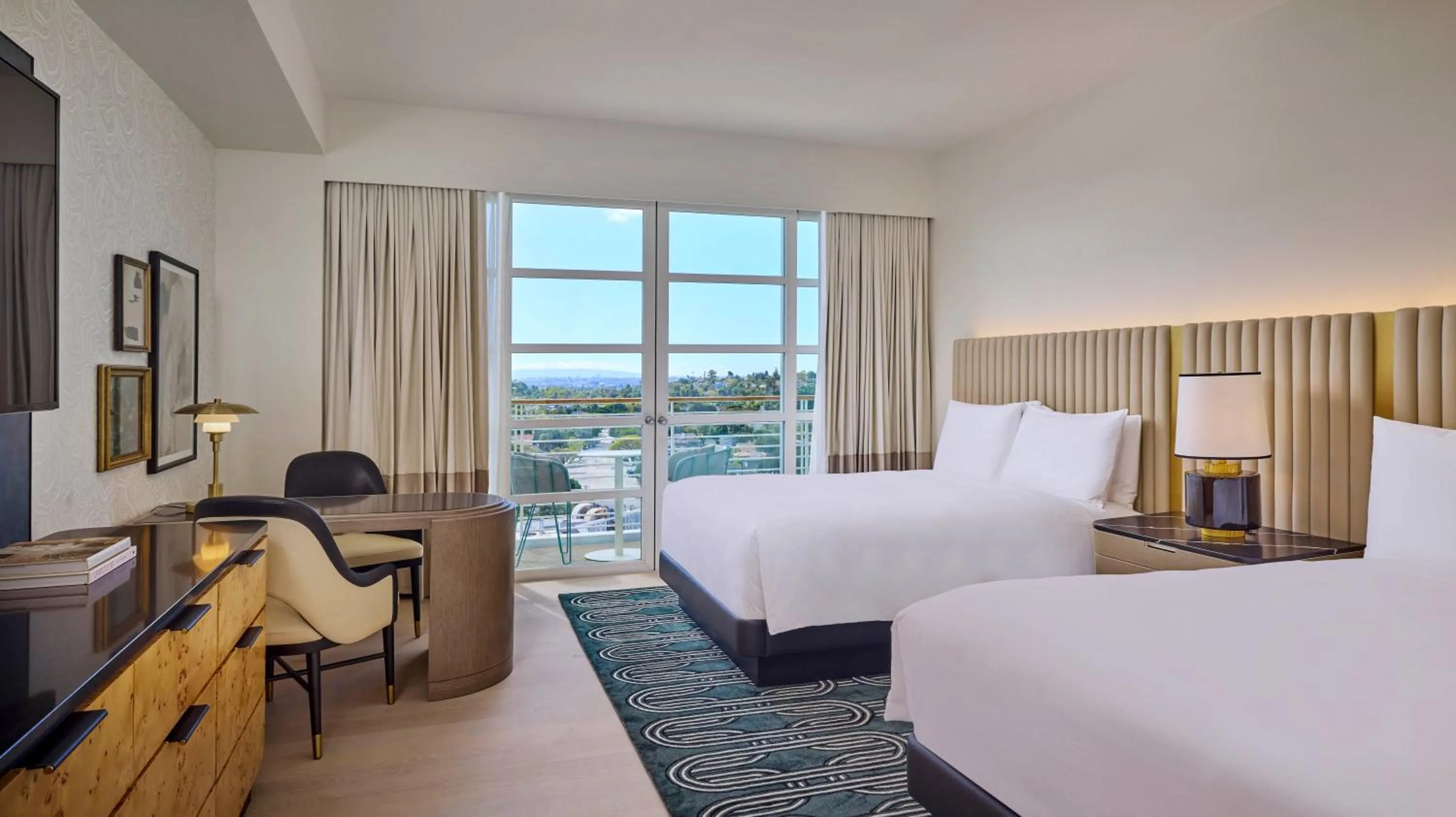 Bed in Cameo Beverly Hills