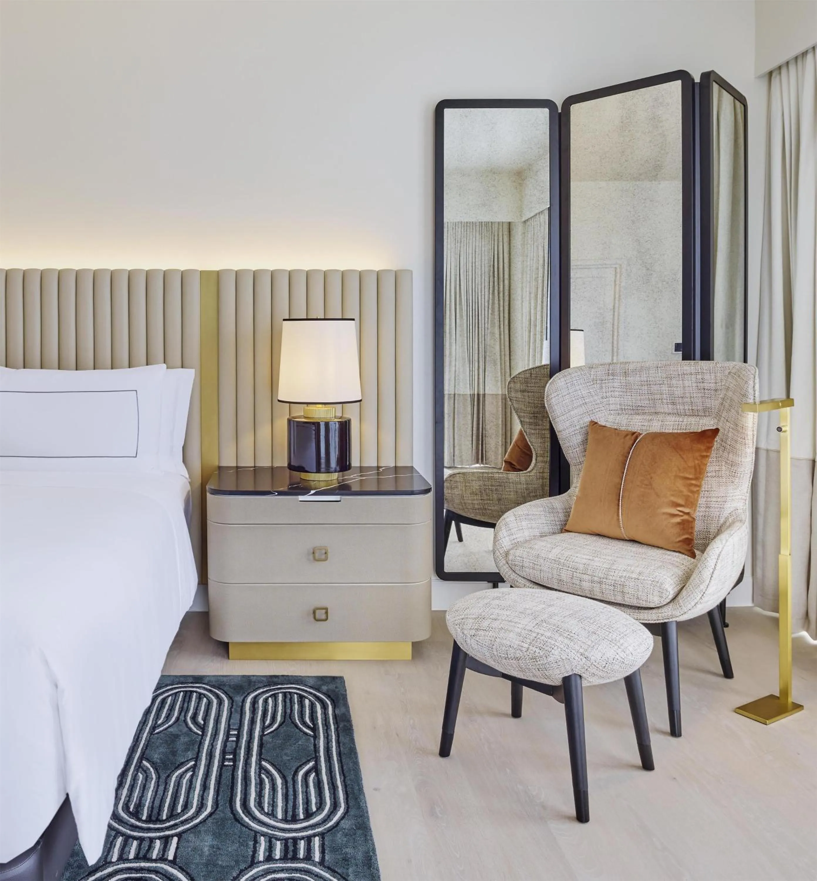 Bed in Cameo Beverly Hills