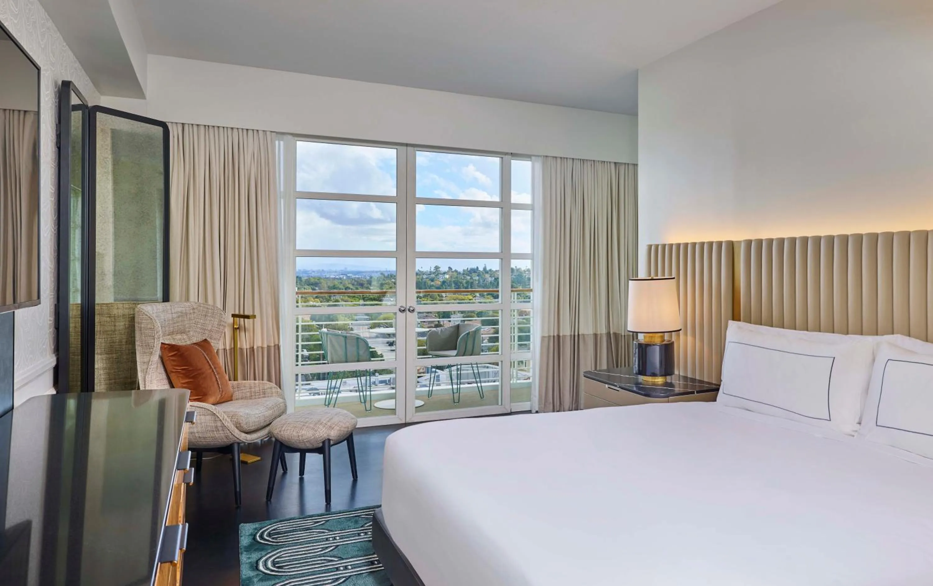 Bed in Cameo Beverly Hills