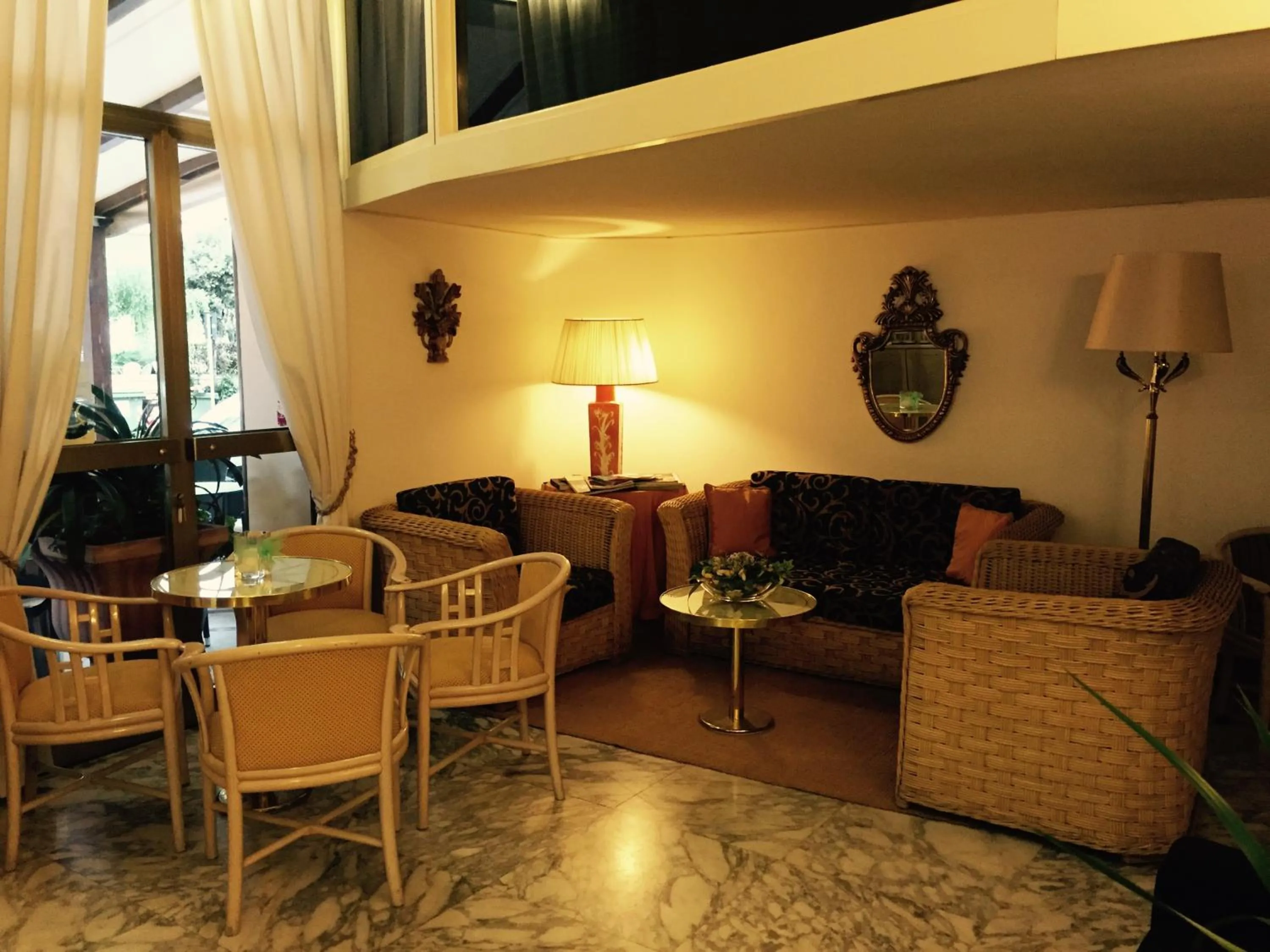 Library in Hotel Biondi