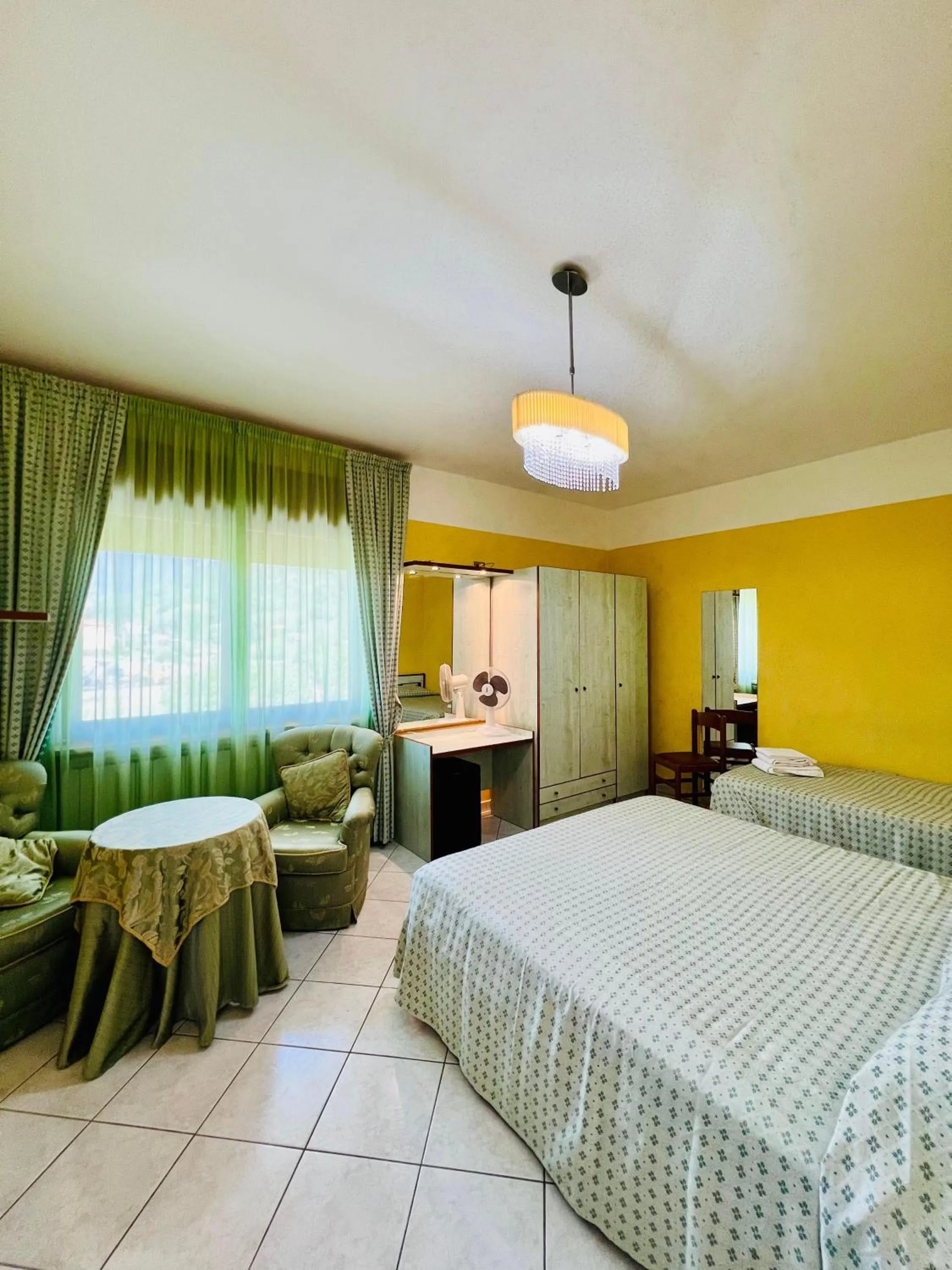 Bedroom in Hotel Paradiso