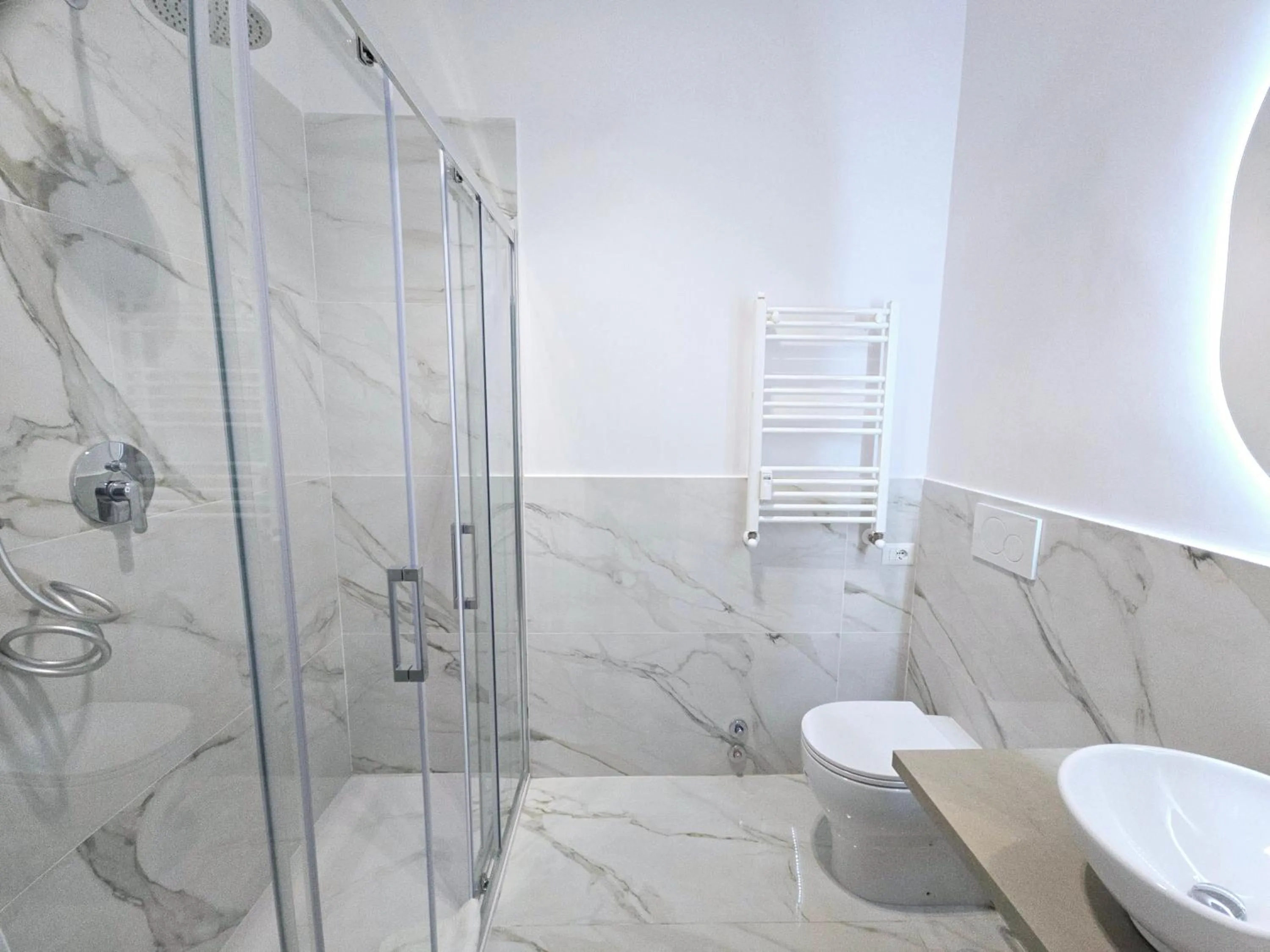 Shower in B&B Aurelia Garden Rooms