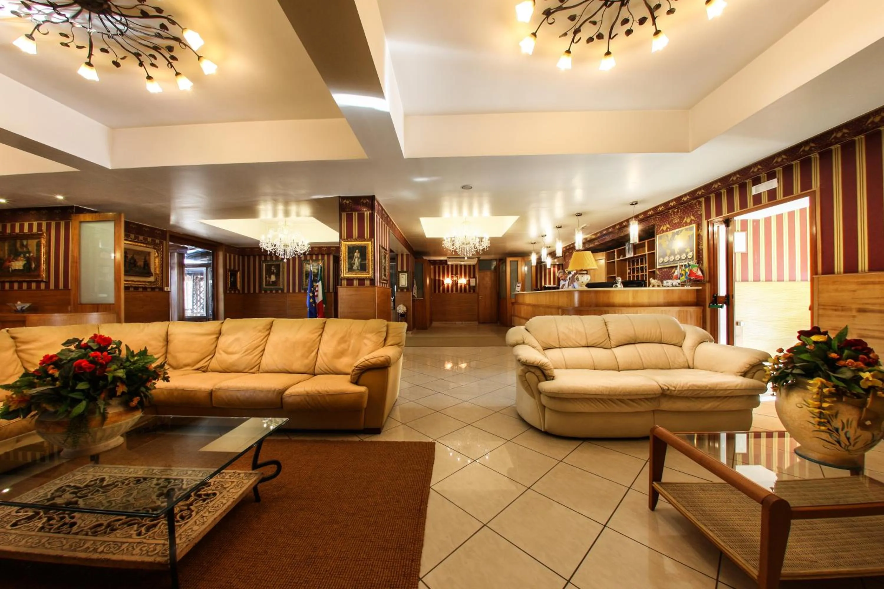 Lobby or reception in Hotel Max