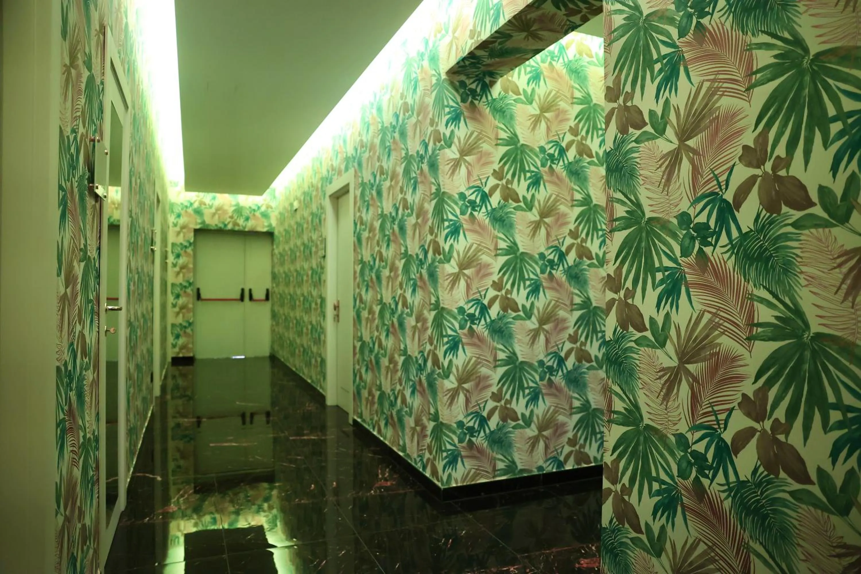 hair dresser in Hotel Max