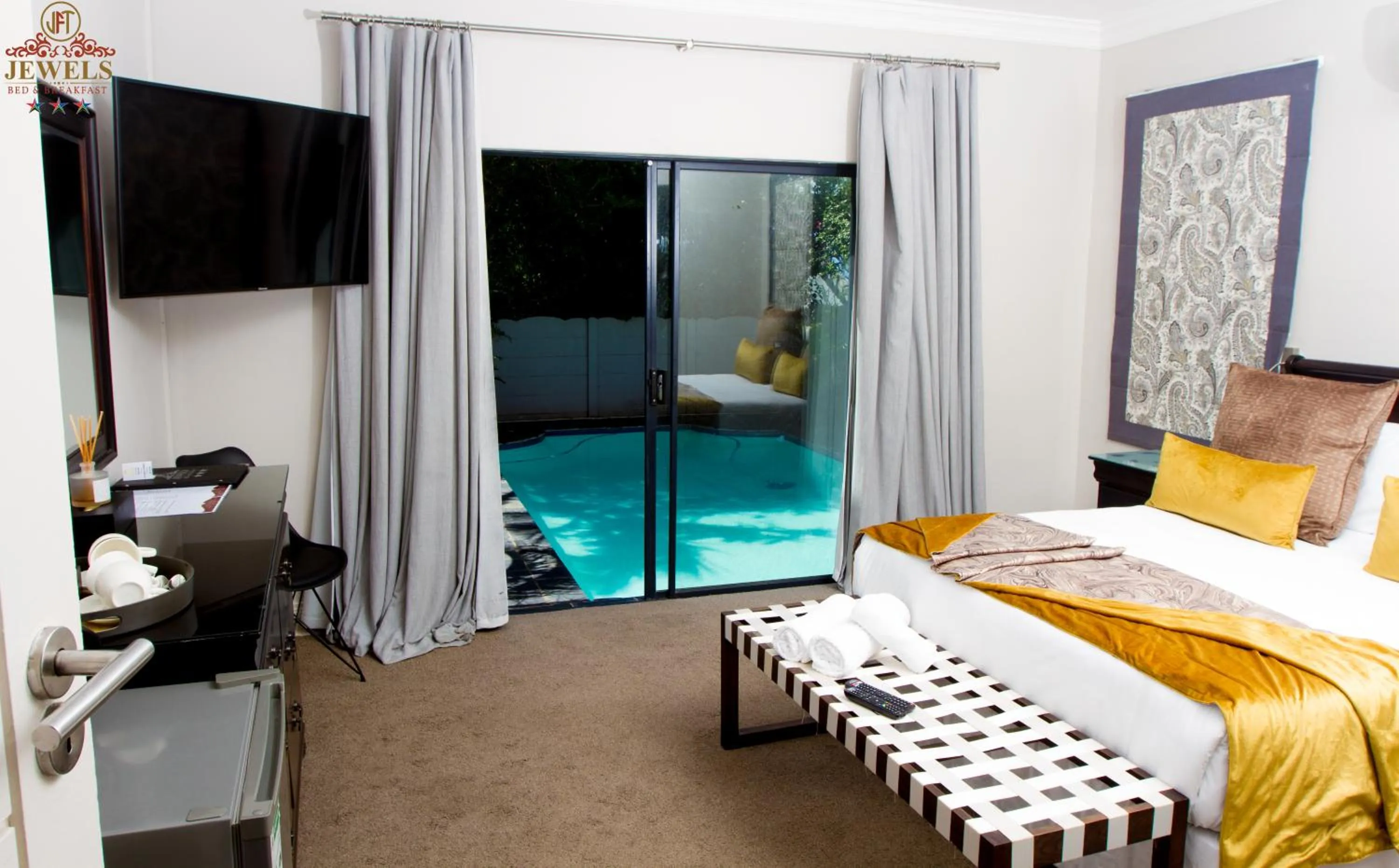 View (from property/room), Bed in JFT Jewels Guest House