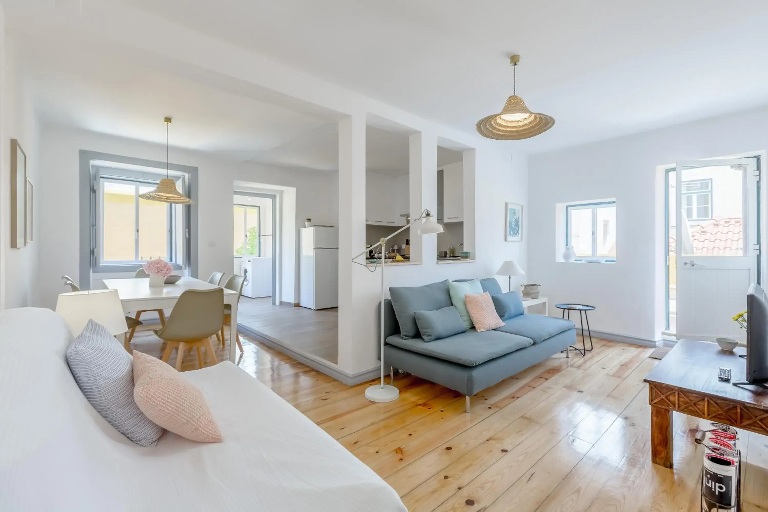 Alfama, Bright and Spacious With Private Terrace, By TimeCooler Alfama, Bright and Spacious With Private Terrace, By TimeCooler