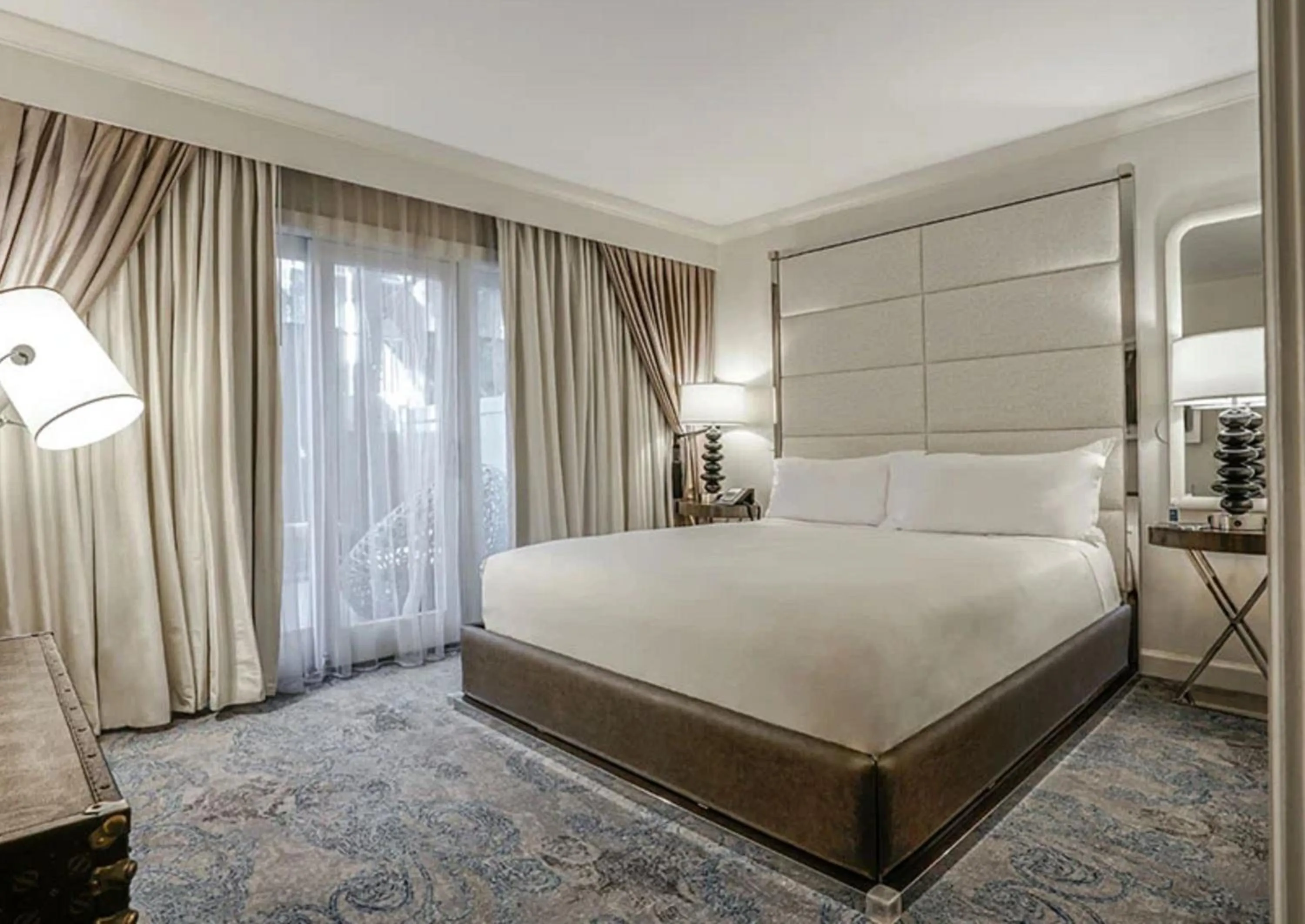 Bed in Hotel Amarano Burbank-Hollywood