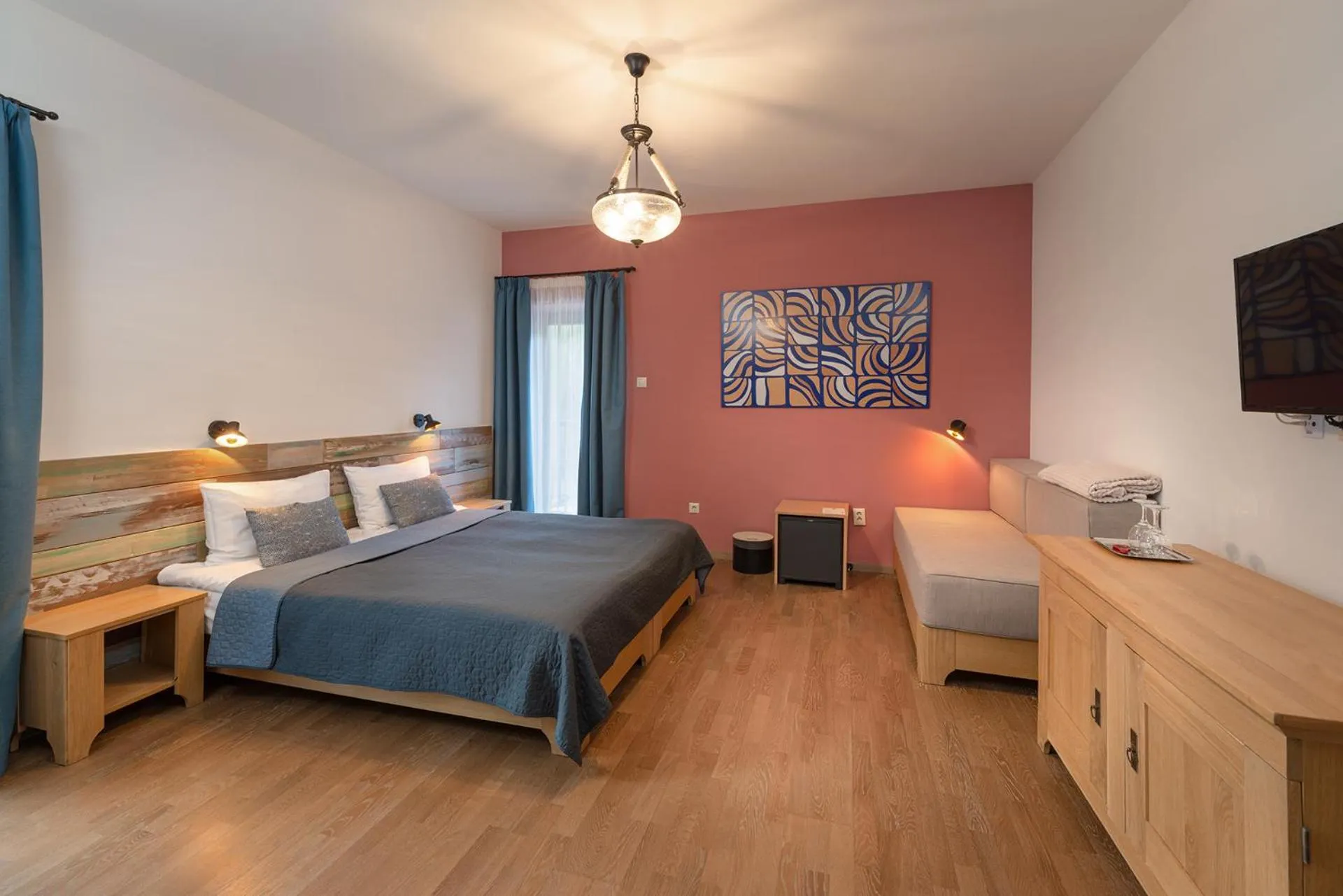 Photo of the whole room, Bed in Butikhotel Visegrád