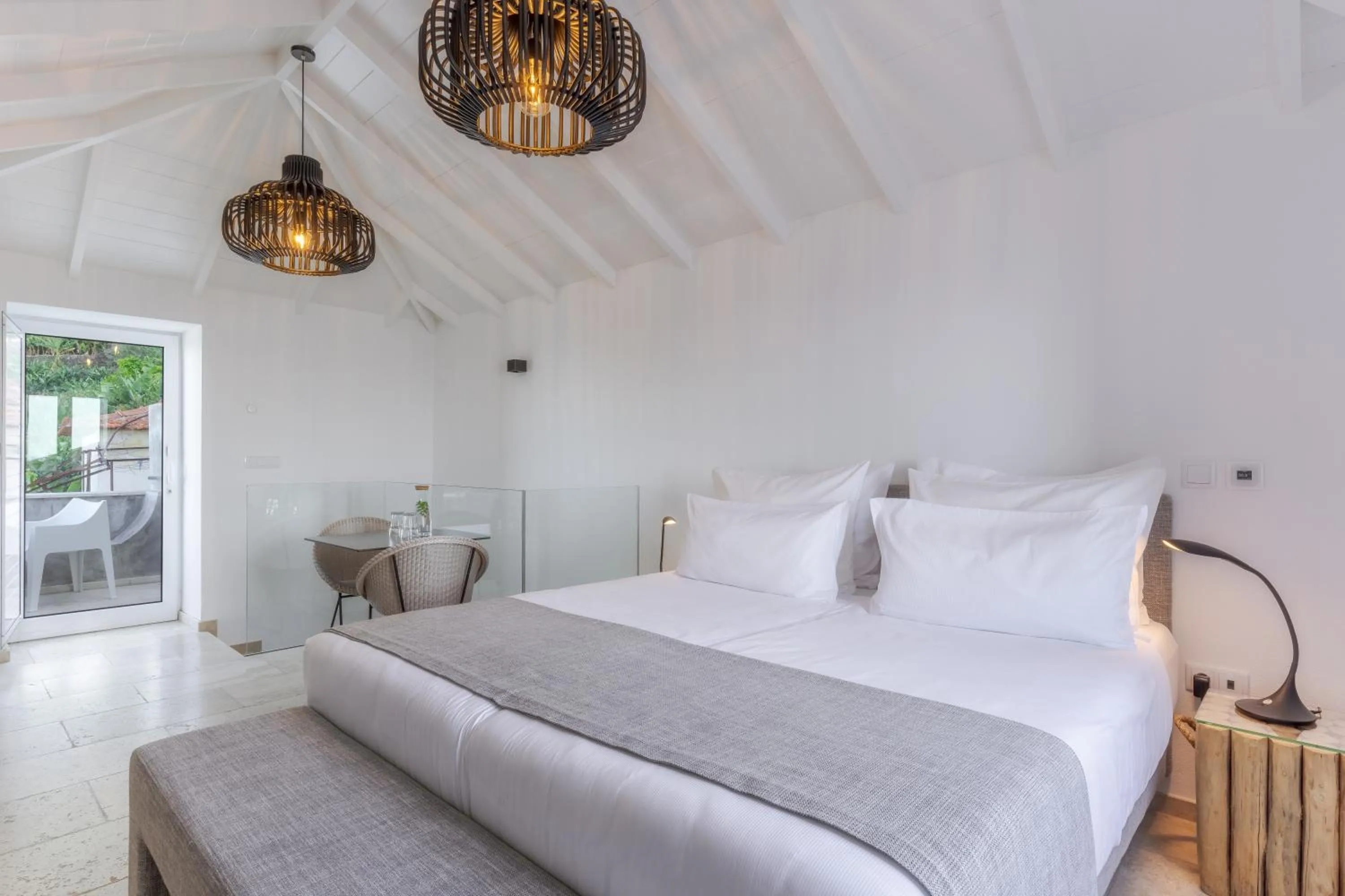 Bed in Escarpa - The Madeira Hideaway