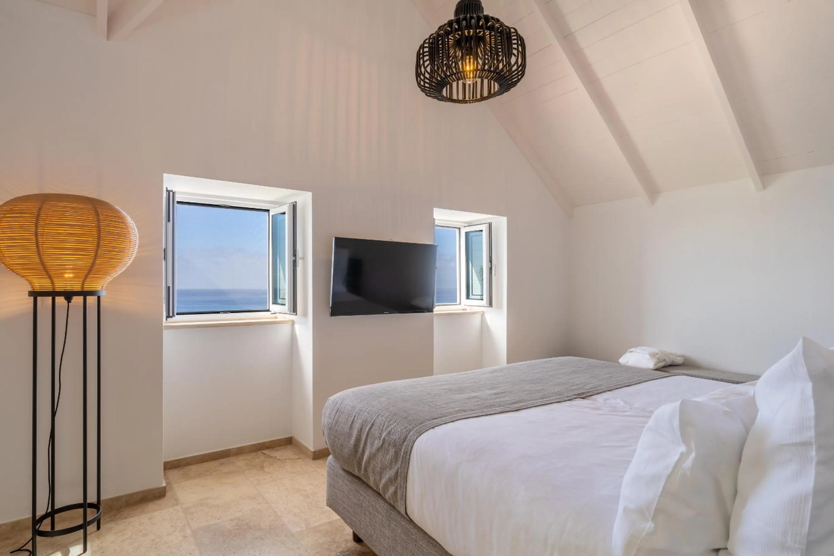 Bed in Escarpa - The Madeira Hideaway