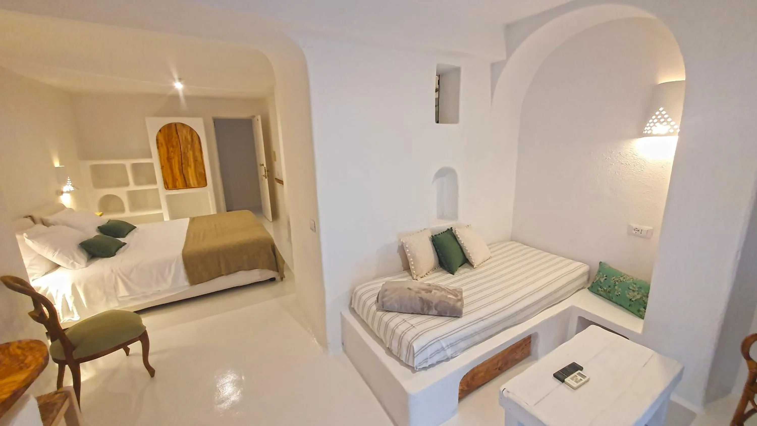 Photo of the whole room, Bed in Villa Ravino Secret Retreat