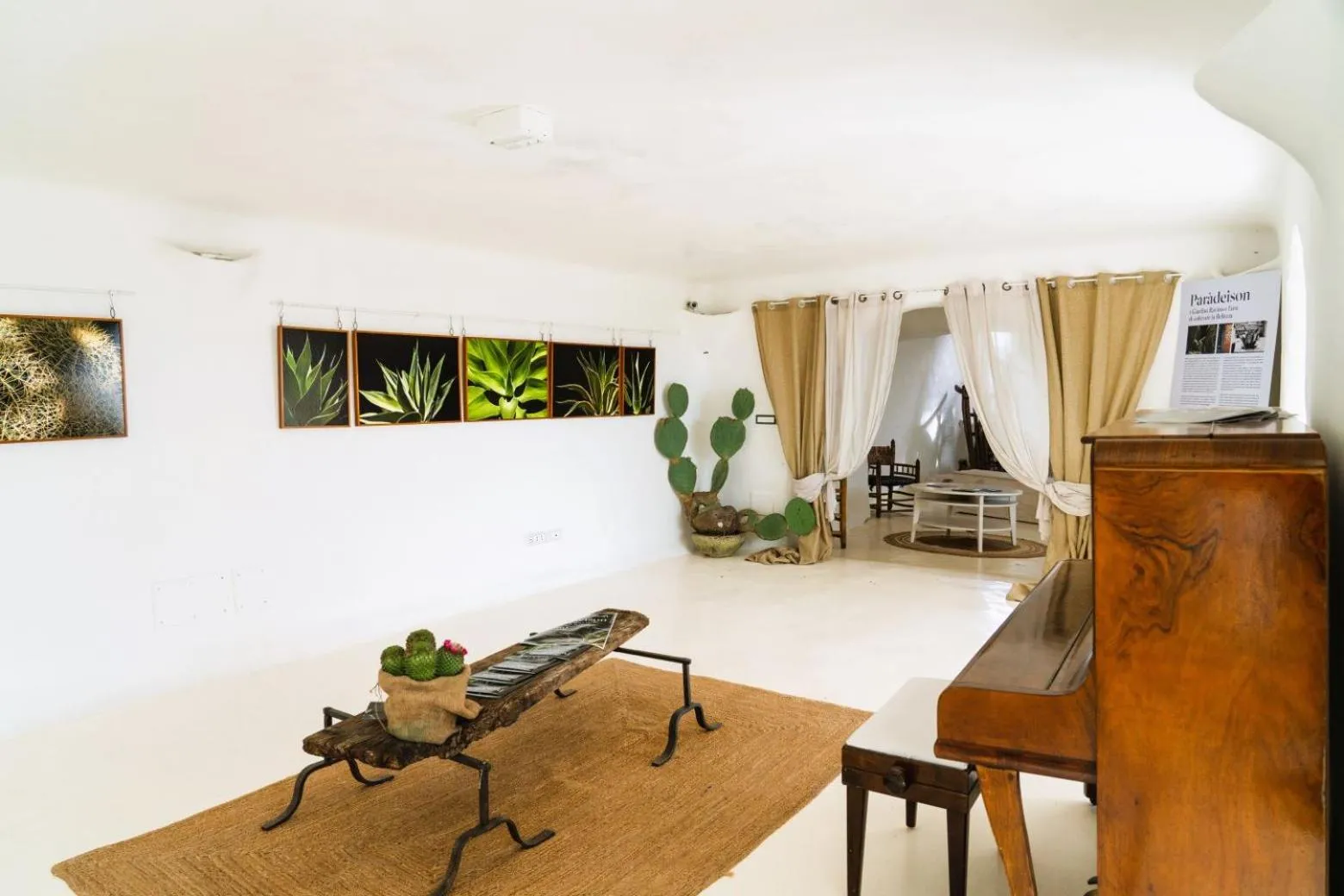 Meeting/conference room in Villa Ravino Secret Retreat