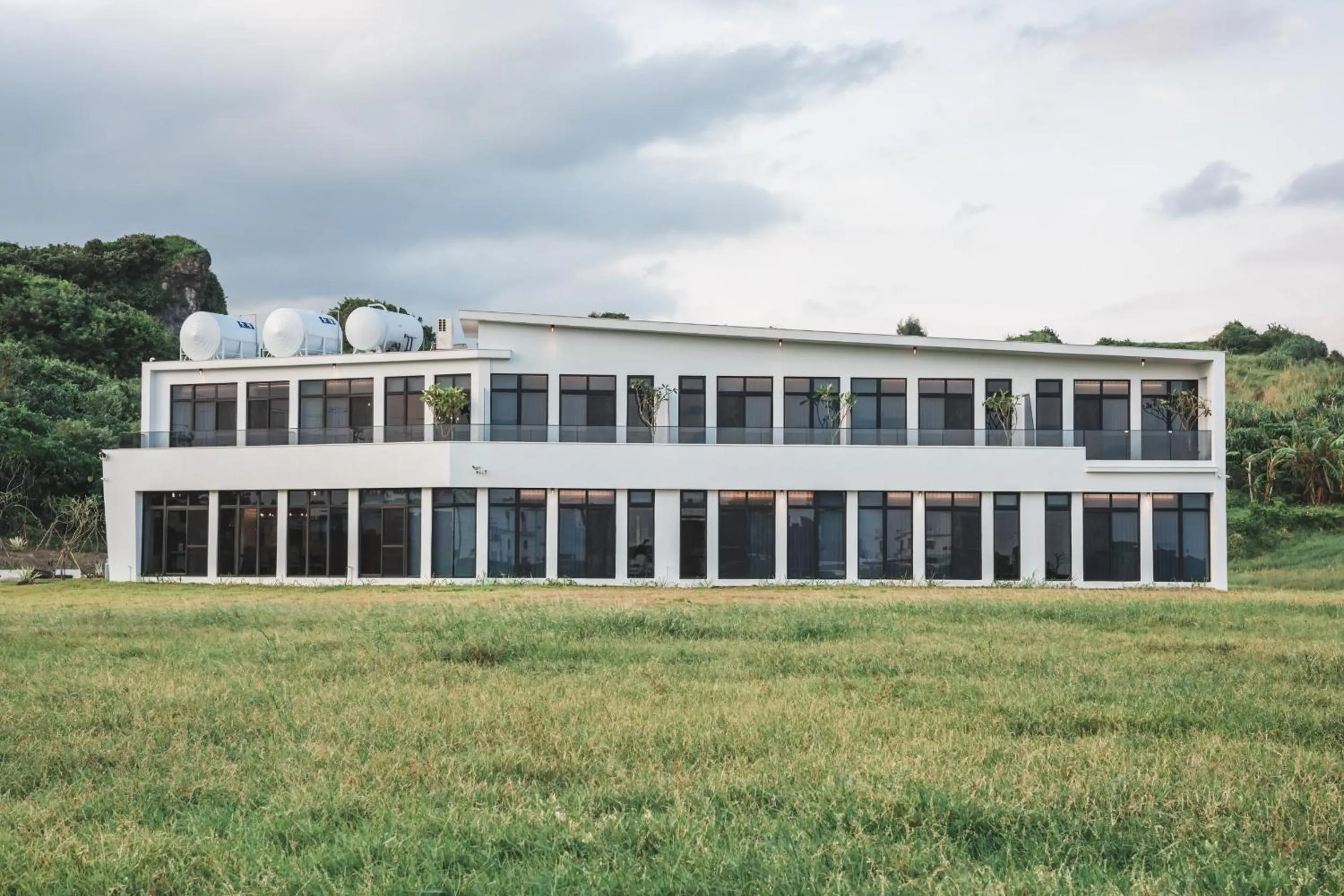 Property building in Cloud 9 Panorama