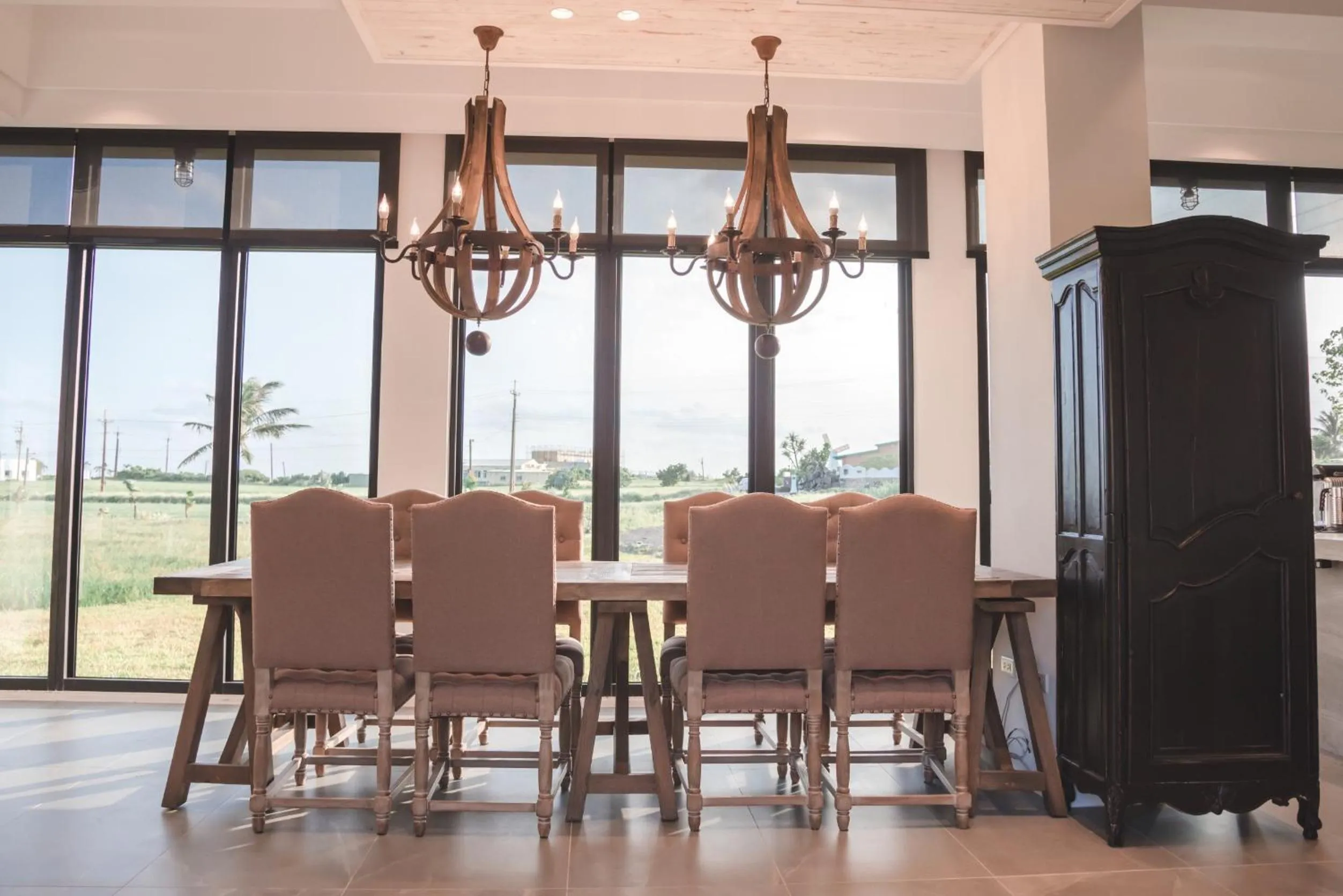 Dining area in Cloud 9 Panorama