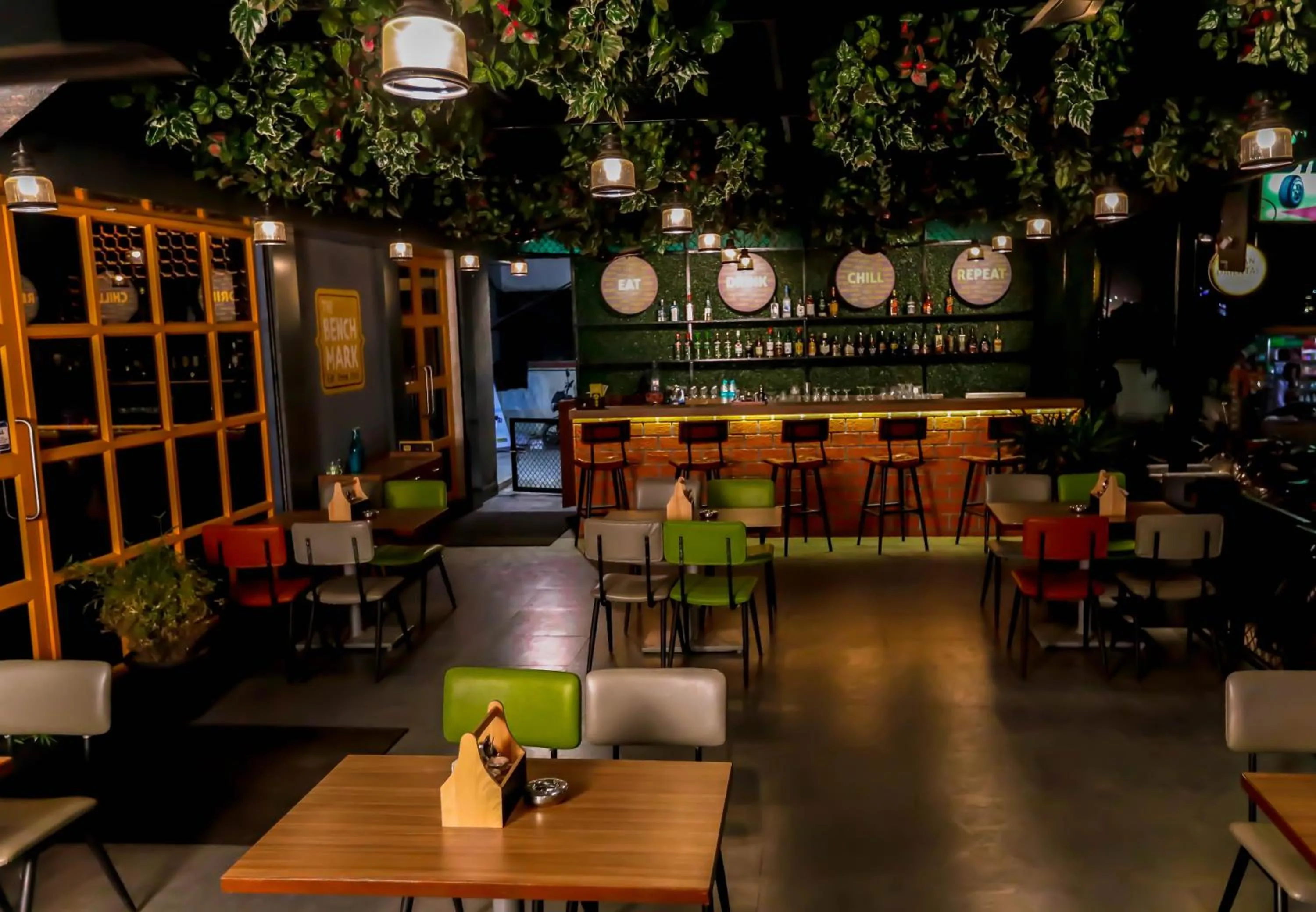 Restaurant/places to eat in Hotel Imperial