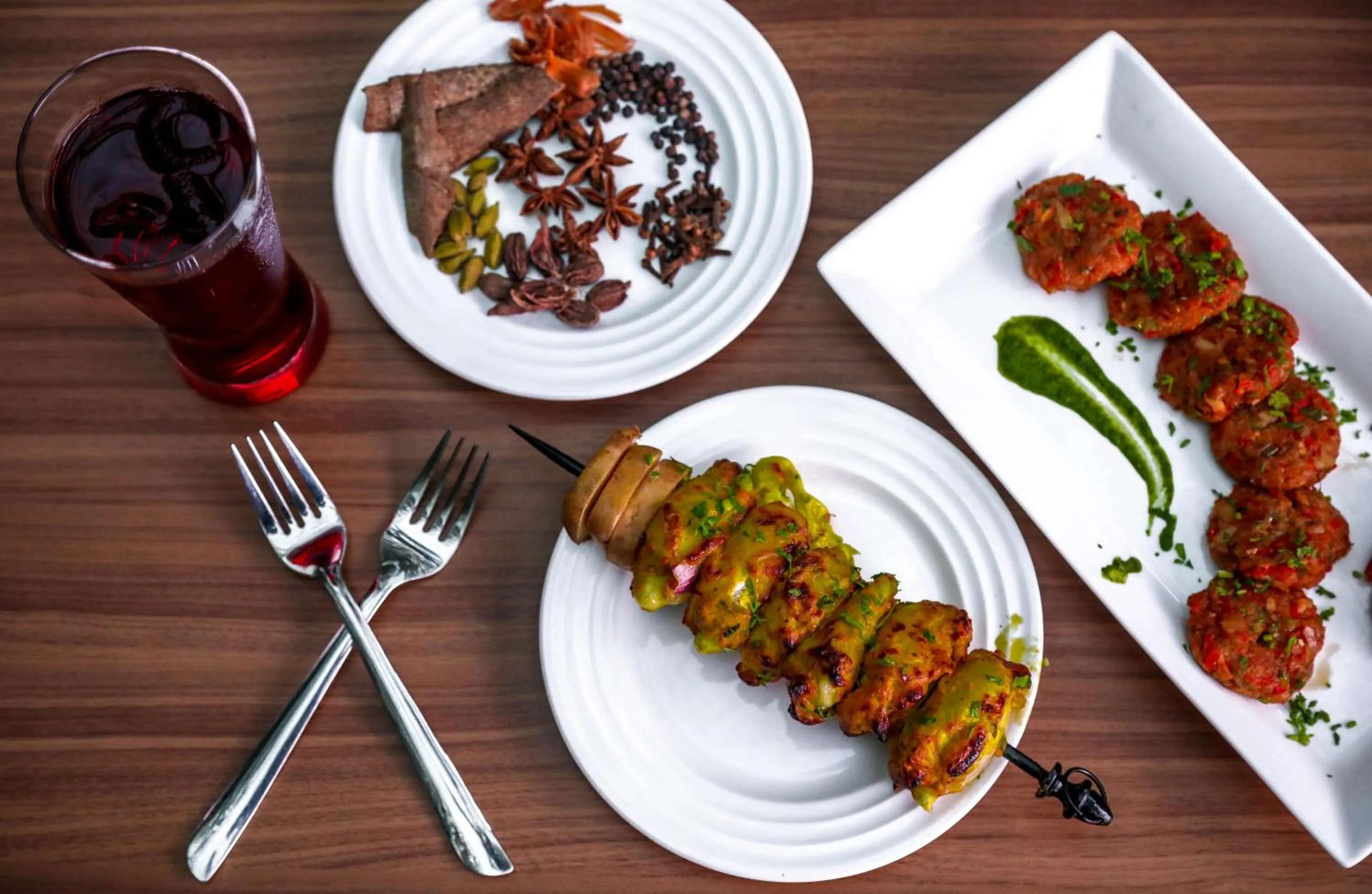 Restaurant/places to eat in Hotel Imperial