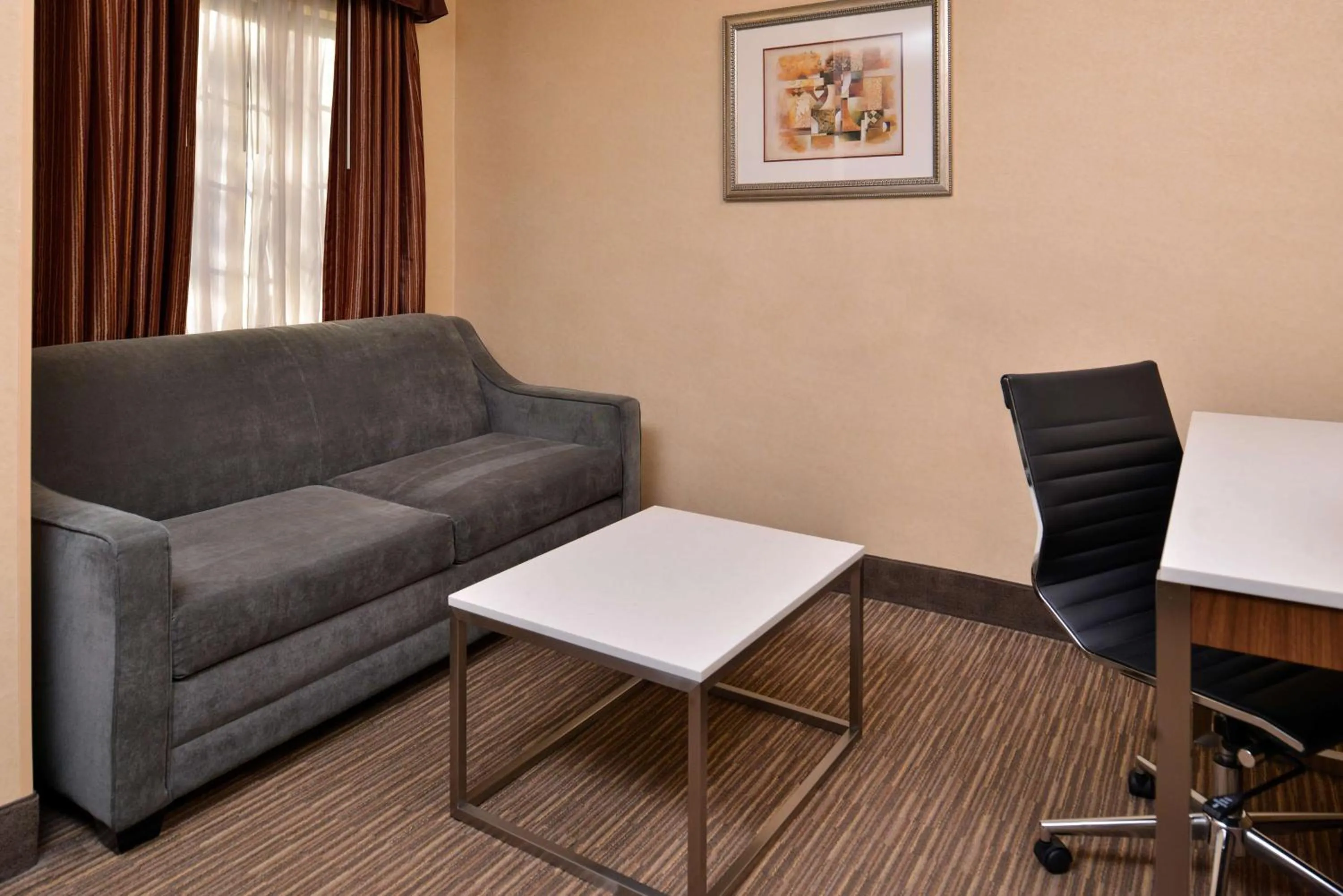 Photo of the whole room in Best Western Hollywood Plaza Inn Hotel - Hollywood Walk of Fame LA