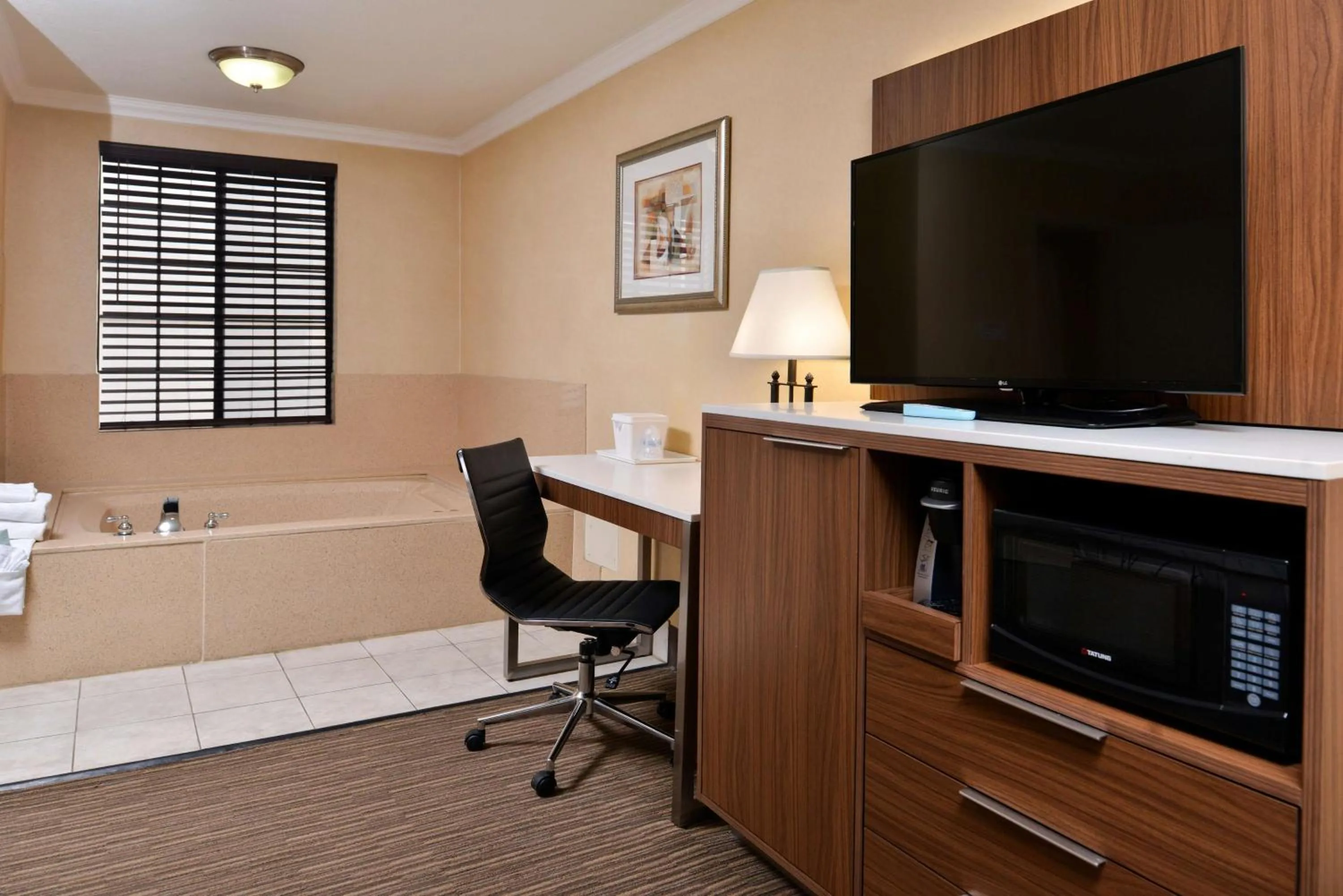 Photo of the whole room in Best Western Hollywood Plaza Inn Hotel - Hollywood Walk of Fame LA