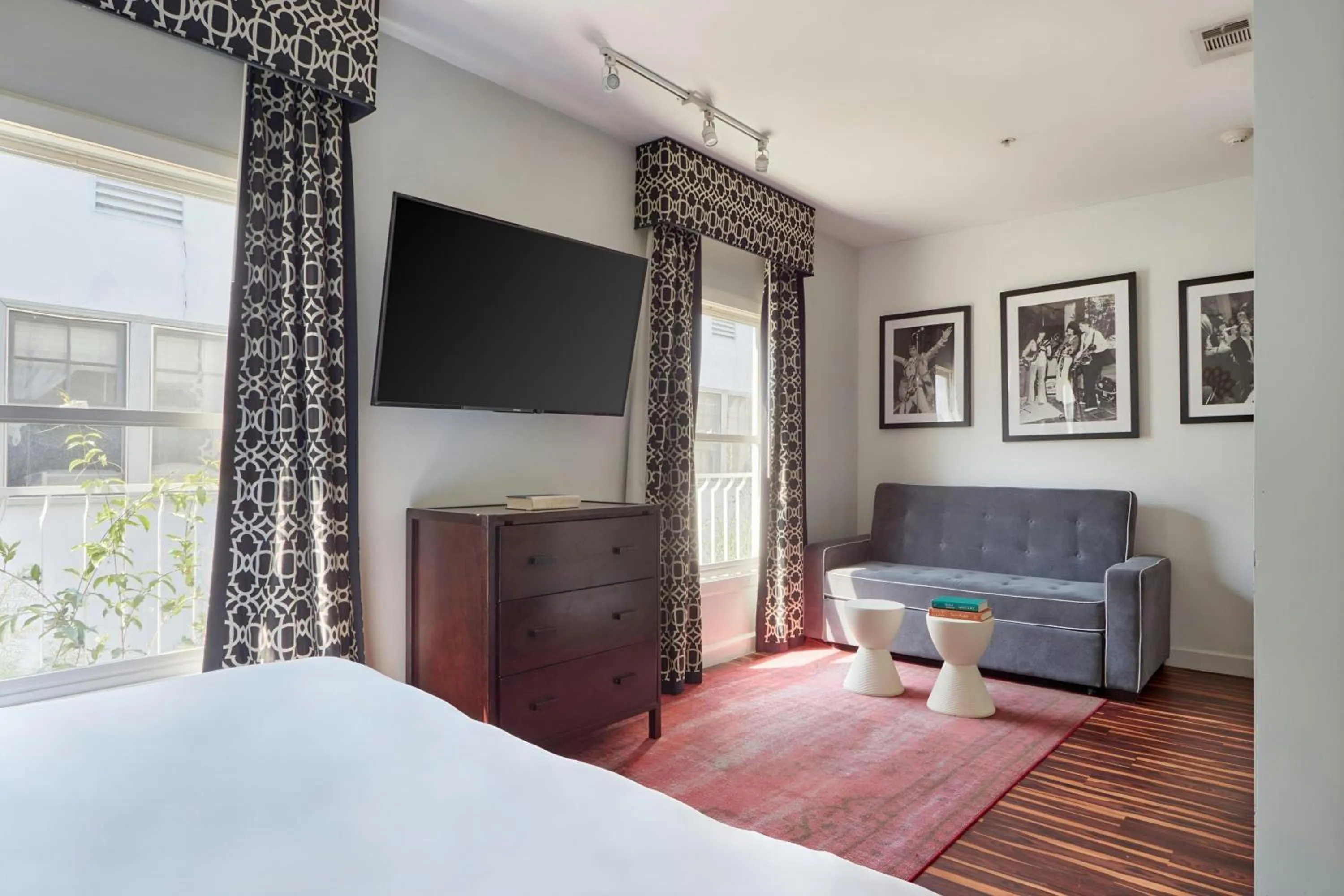 Bedroom, Bed in The Crescent Hotel Beverly Hills, Sonder by Marriott Bonvoy