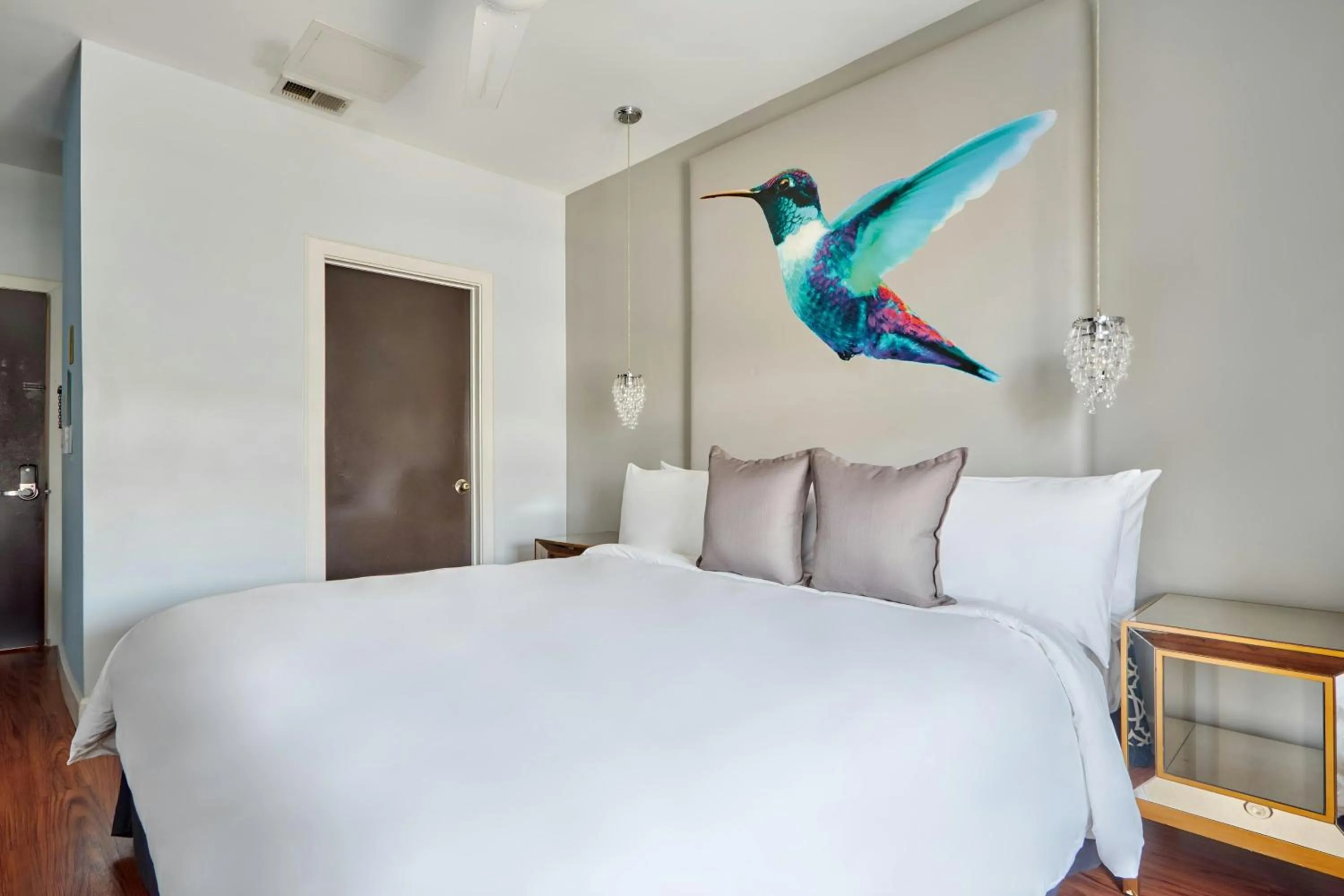 Bedroom, Bed in The Crescent Hotel Beverly Hills, Sonder by Marriott Bonvoy