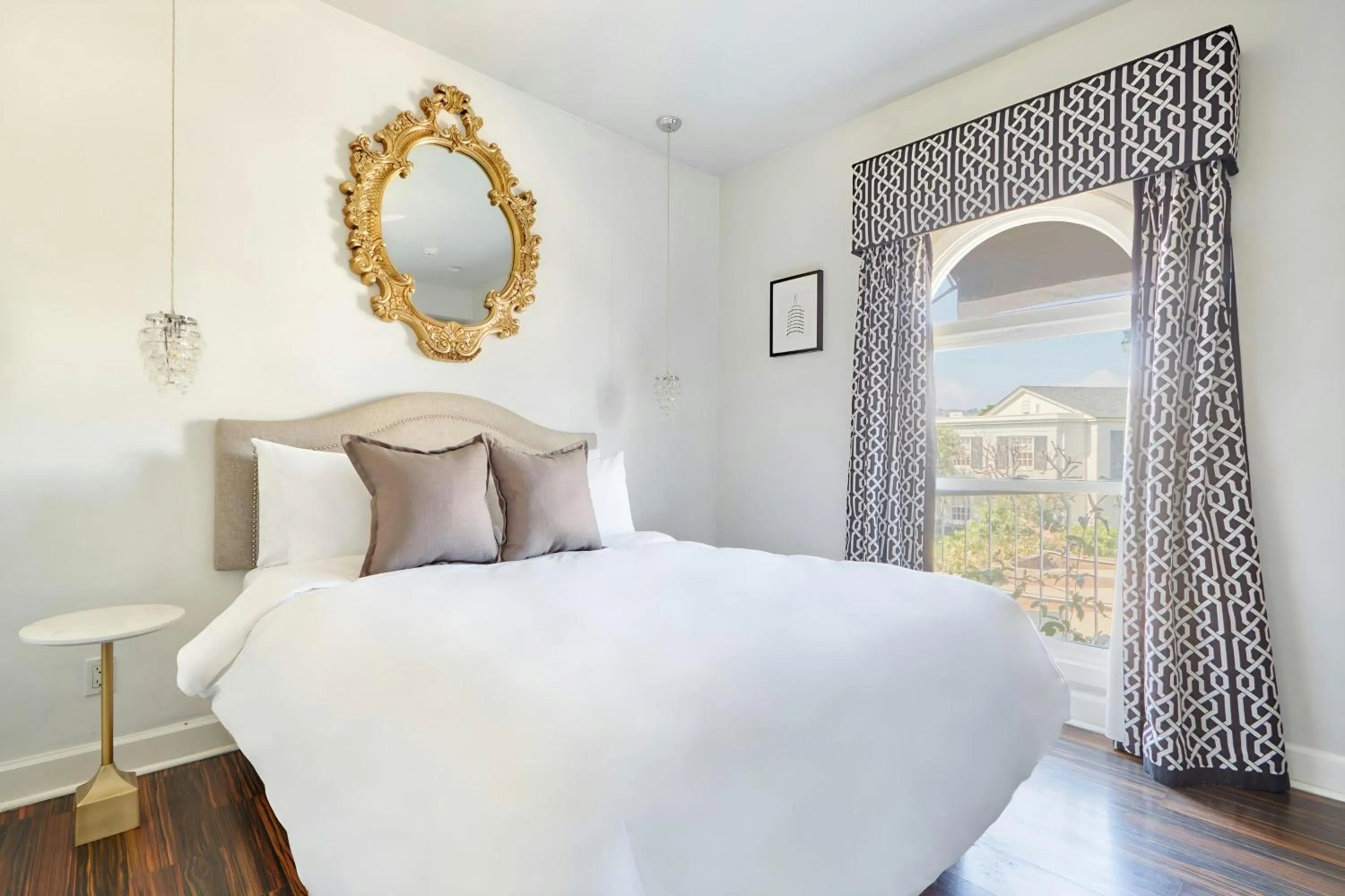 Bedroom, Bed in The Crescent Hotel Beverly Hills, Sonder by Marriott Bonvoy