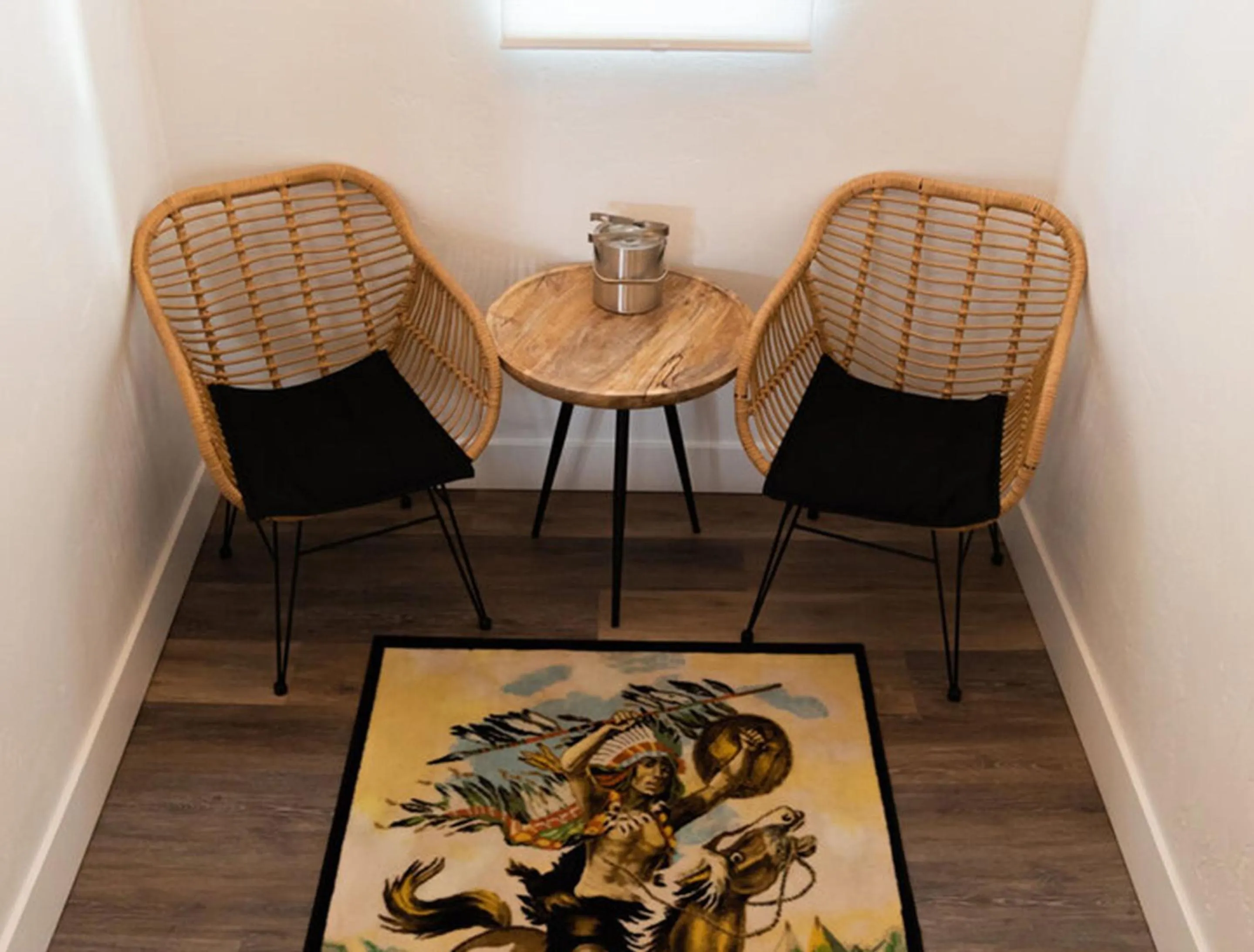 Seating area in The Nightingale Motel