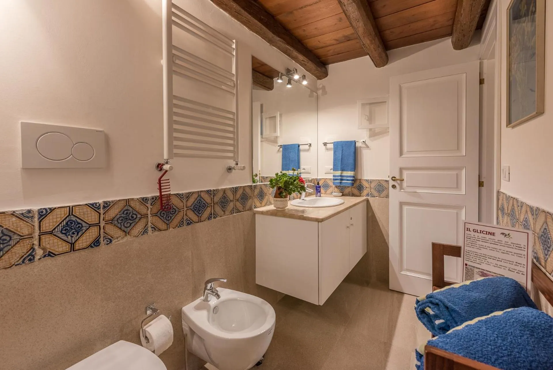 Bathroom in Il Glicine La Piana dei Colli