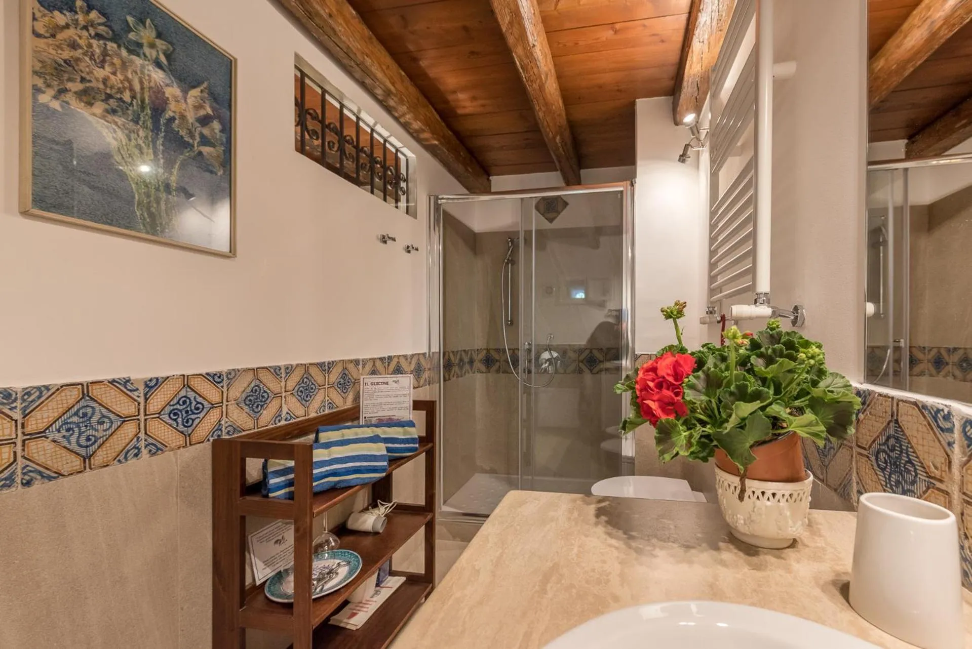 Bathroom in Il Glicine La Piana dei Colli