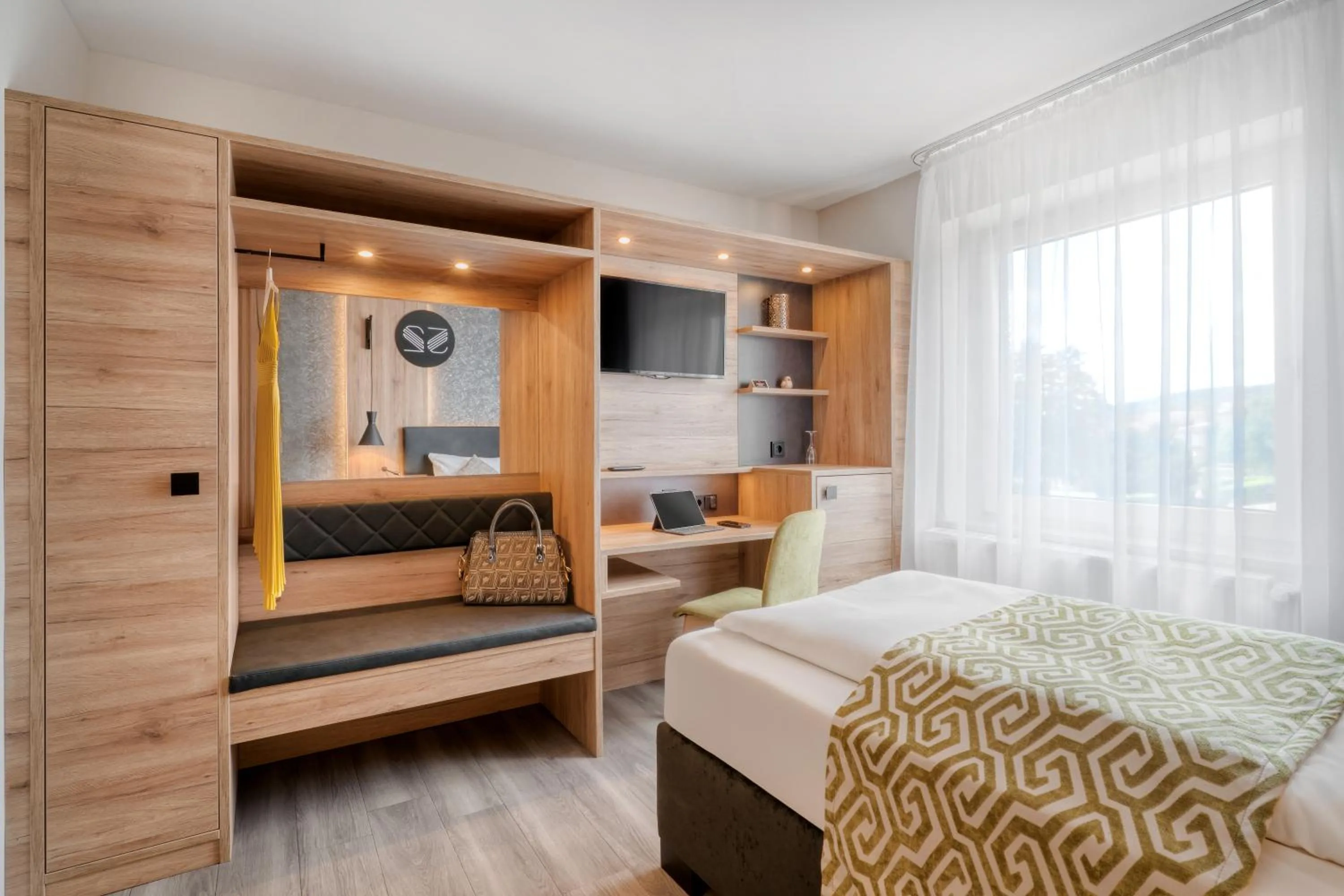 Photo of the whole room, Bed in Hotel Schultheiss Hameln