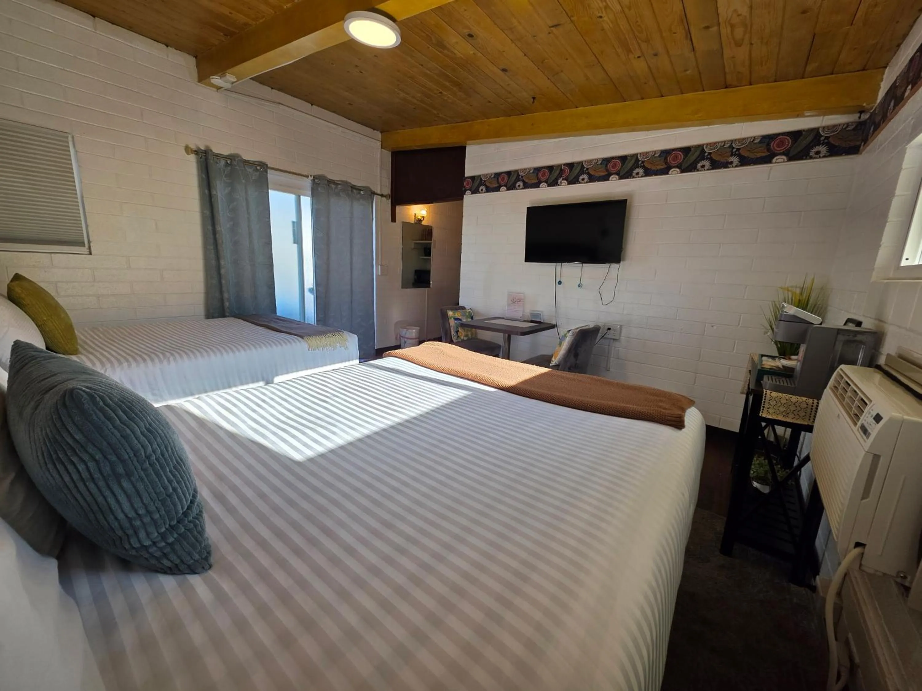 Bed in Sequoia Village