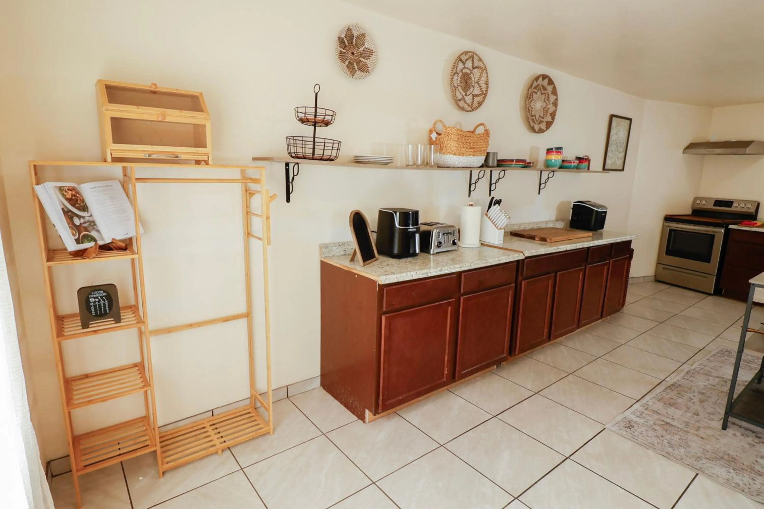 Kitchen or kitchenette in Sequoia Village