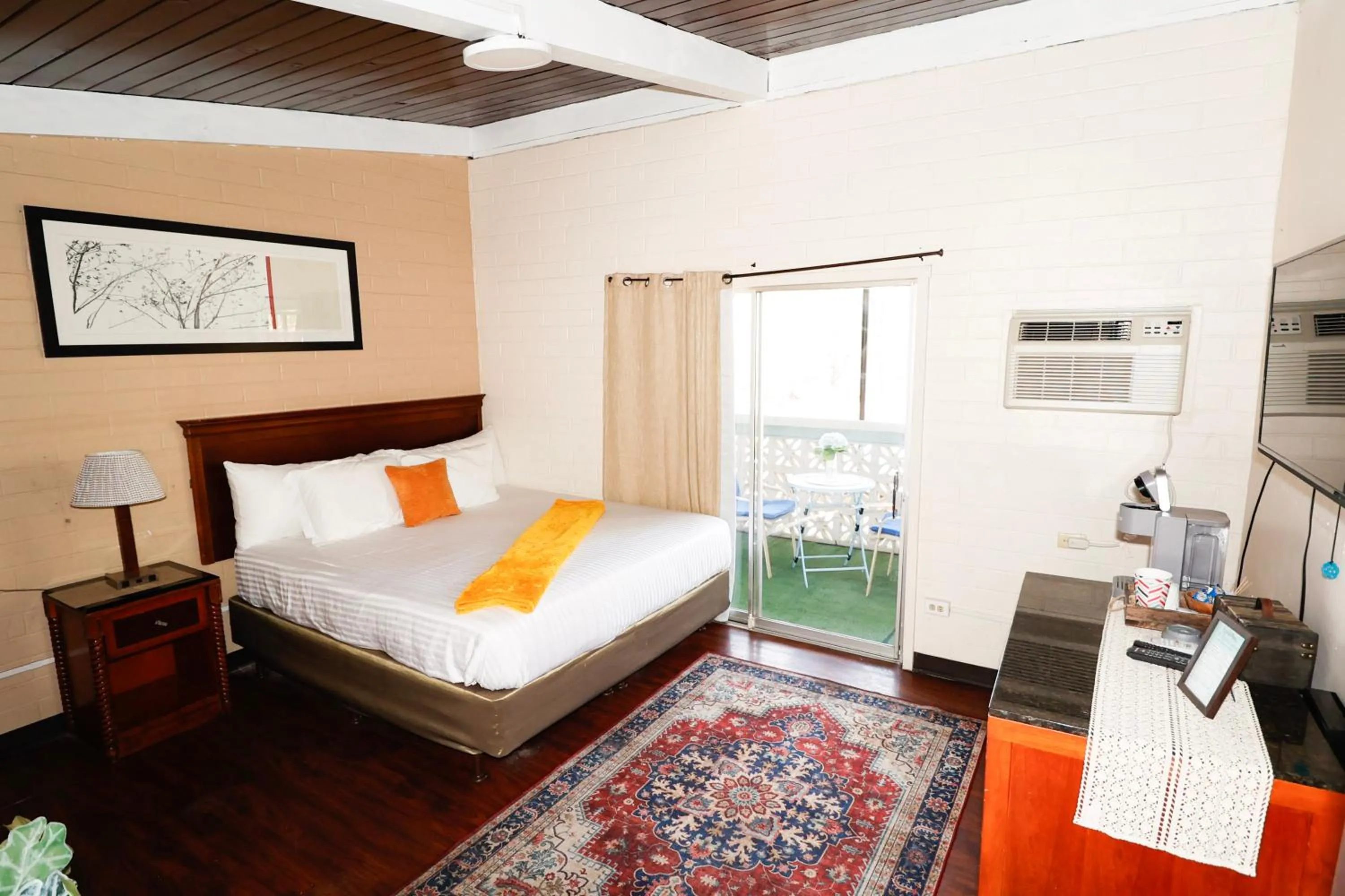 Bed in Sequoia Village