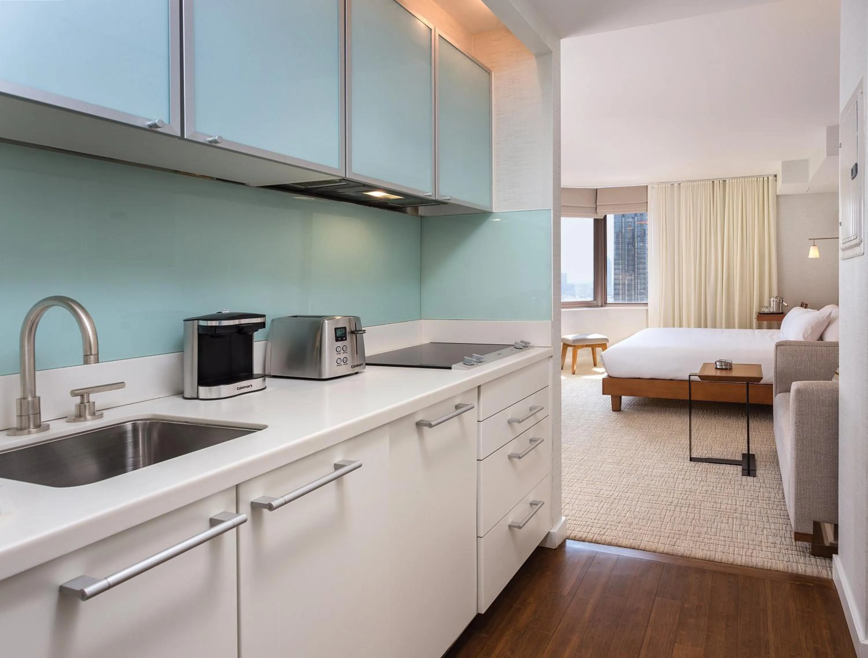Kitchen or kitchenette, Bed in Club Wyndham Midtown 45