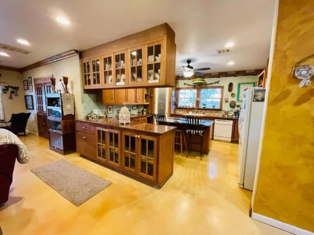Kitchen or kitchenette in Grandview House on Hamilton Creek
