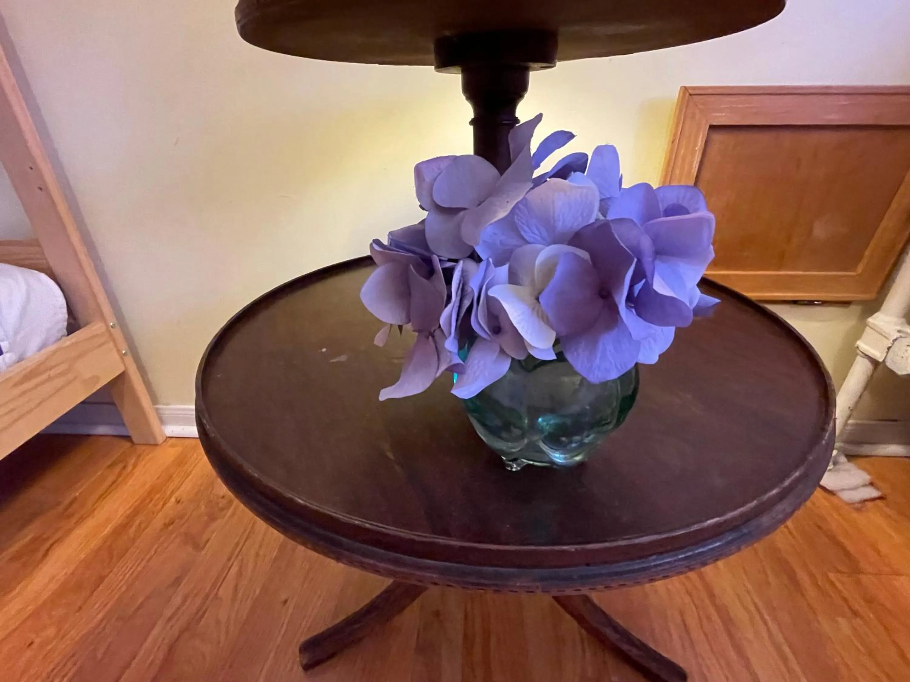 Decorative detail in Grandview House on Hamilton Creek