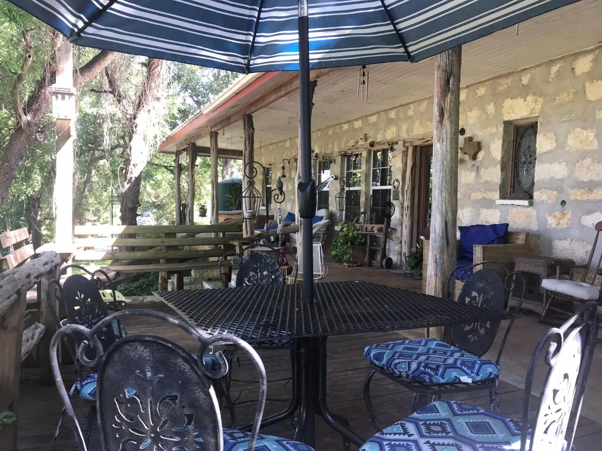 Patio in Grandview House on Hamilton Creek