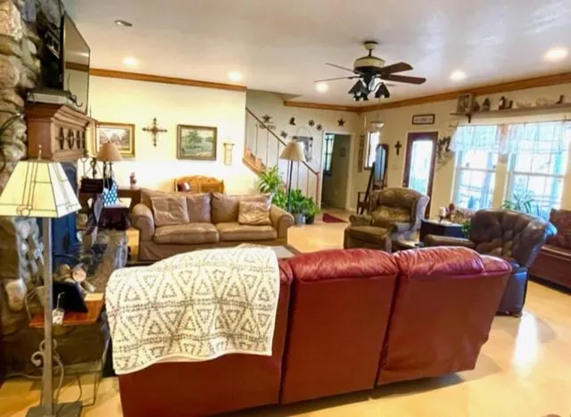 Living room in Grandview House on Hamilton Creek